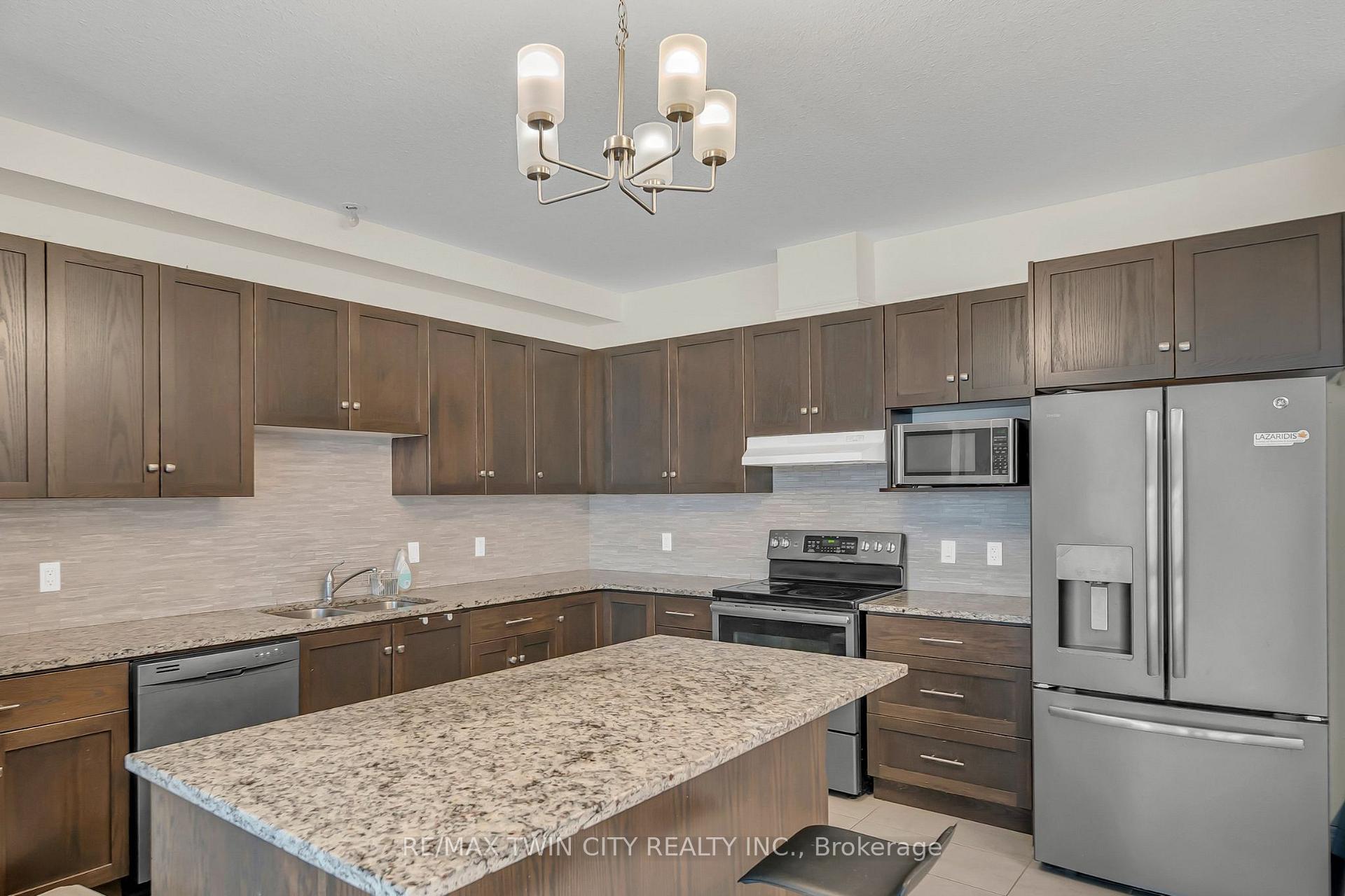Photo 11 of 190 Eden Oak Trail, Kitchener — HOMEH