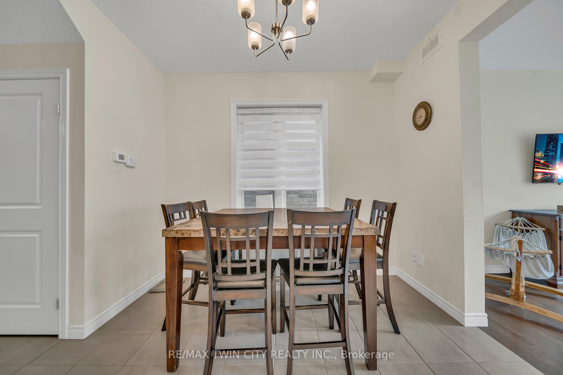 Photo 13 of 190 Eden Oak Trail, Kitchener — HOMEH