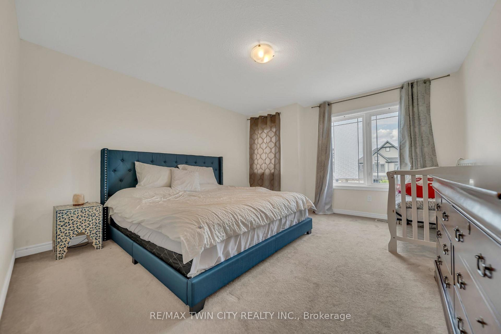 Photo 17 of 190 Eden Oak Trail, Kitchener — HOMEH
