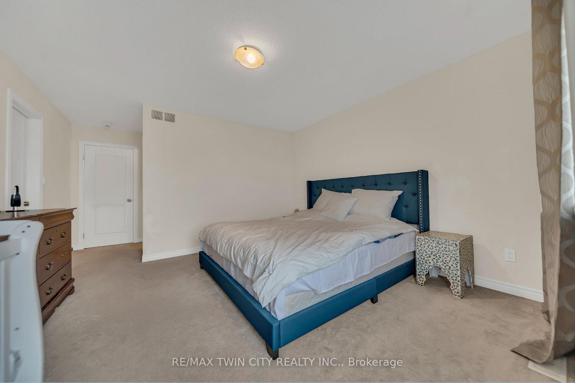 Photo 18 of 190 Eden Oak Trail, Kitchener — HOMEH