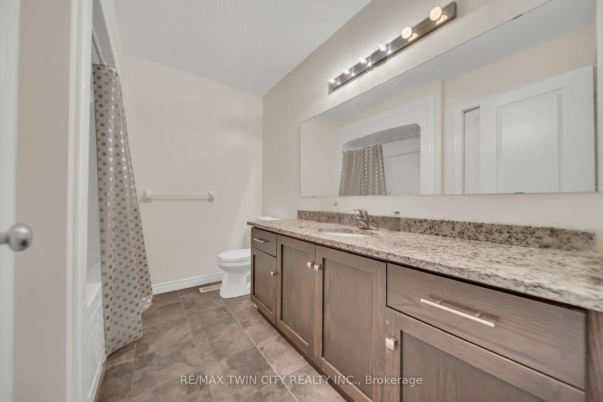 Photo 19 of 190 Eden Oak Trail, Kitchener — HOMEH