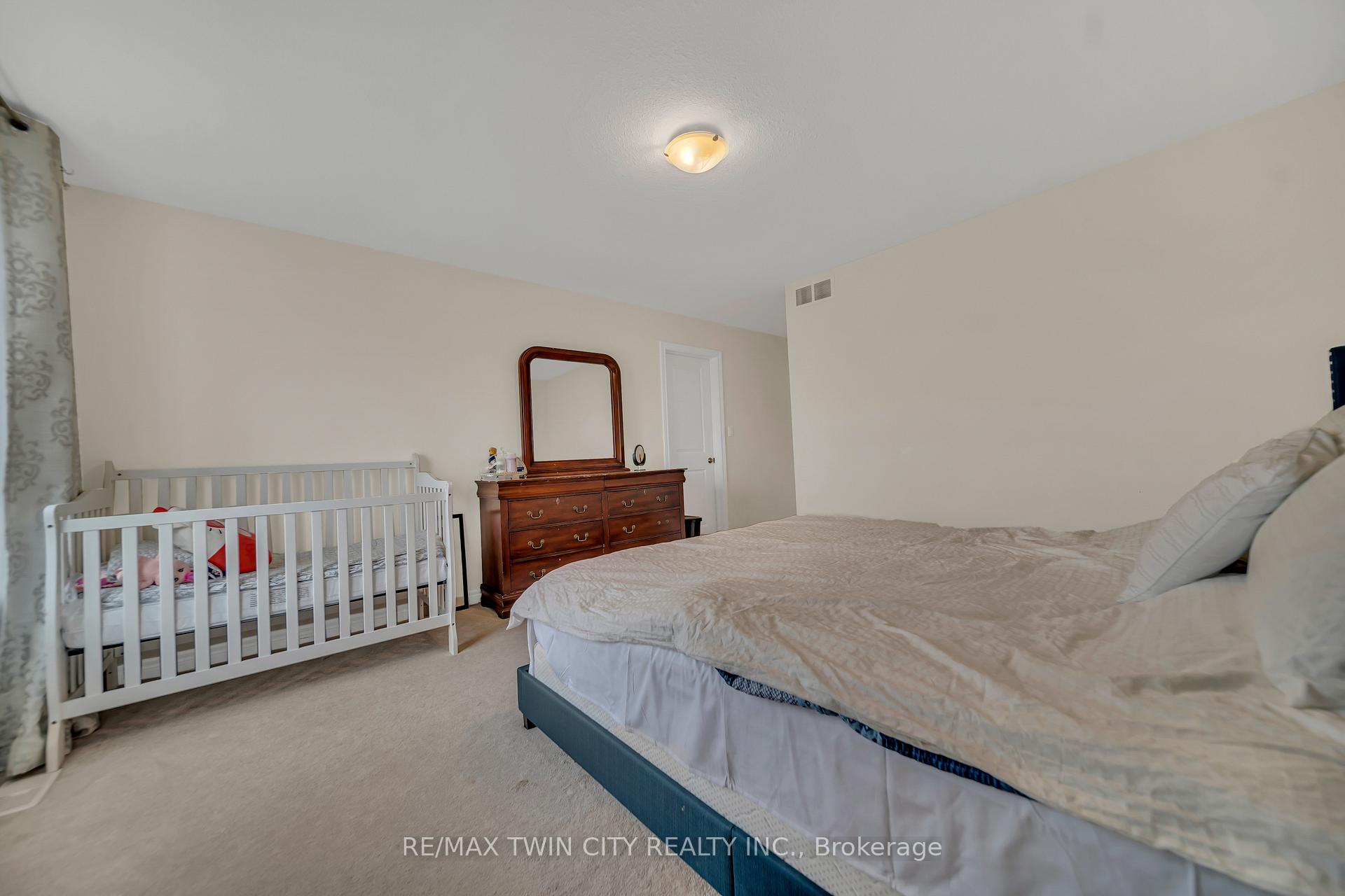 Photo 20 of 190 Eden Oak Trail, Kitchener — HOMEH