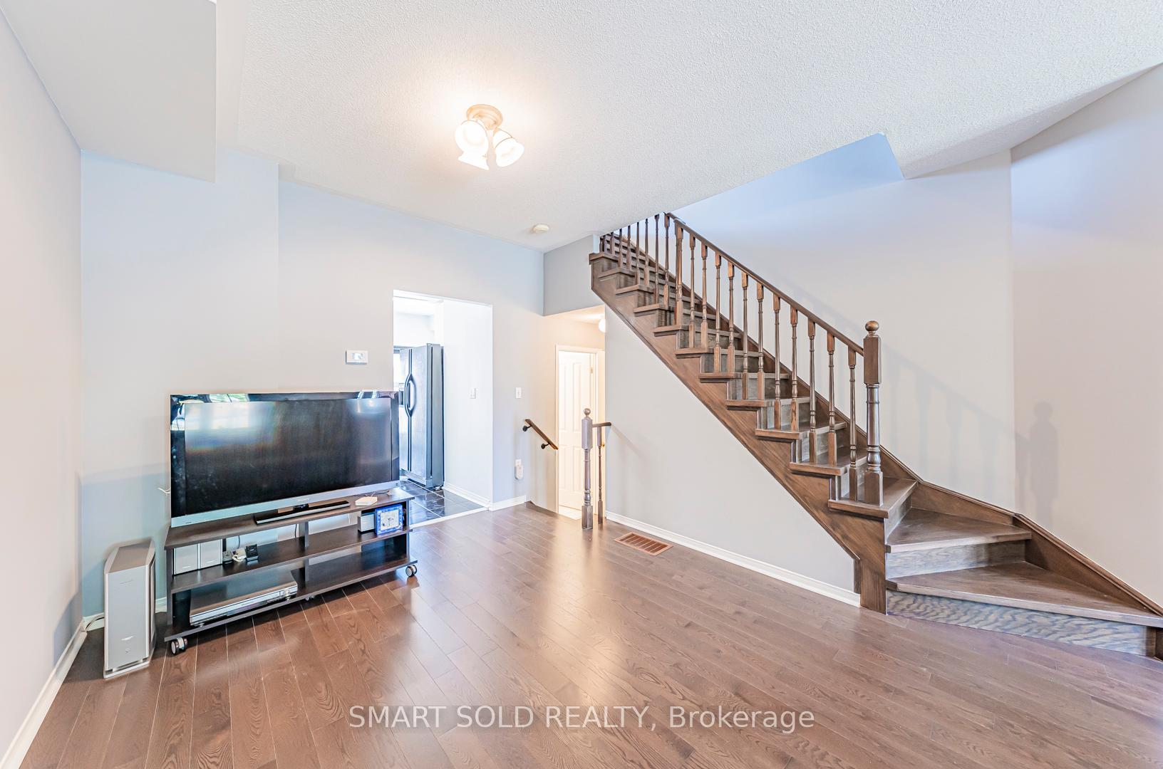 Photo 6 of 75 Bur Oak Avenue, Markham, Berczy — HOMEH