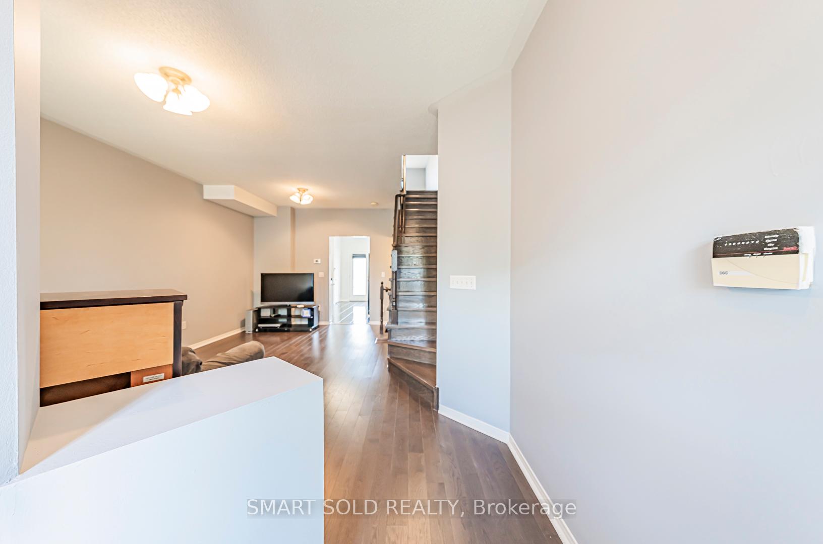 Photo 7 of 75 Bur Oak Avenue, Markham, Berczy — HOMEH