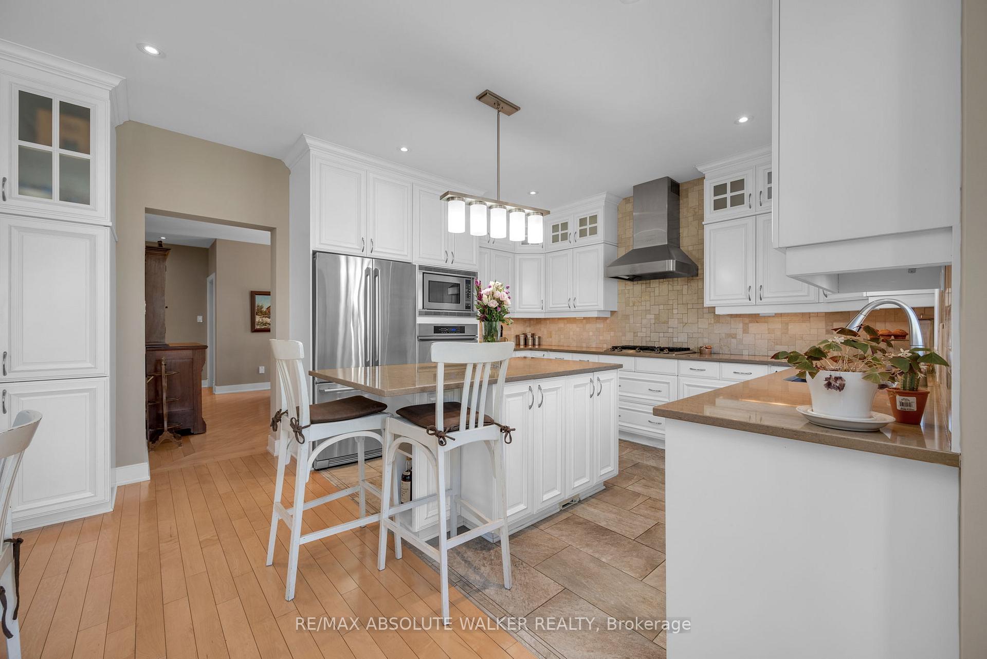 Photo 9 of 241 Madhu Crescent, Ottawa, Mooneys Bay — HOMEH