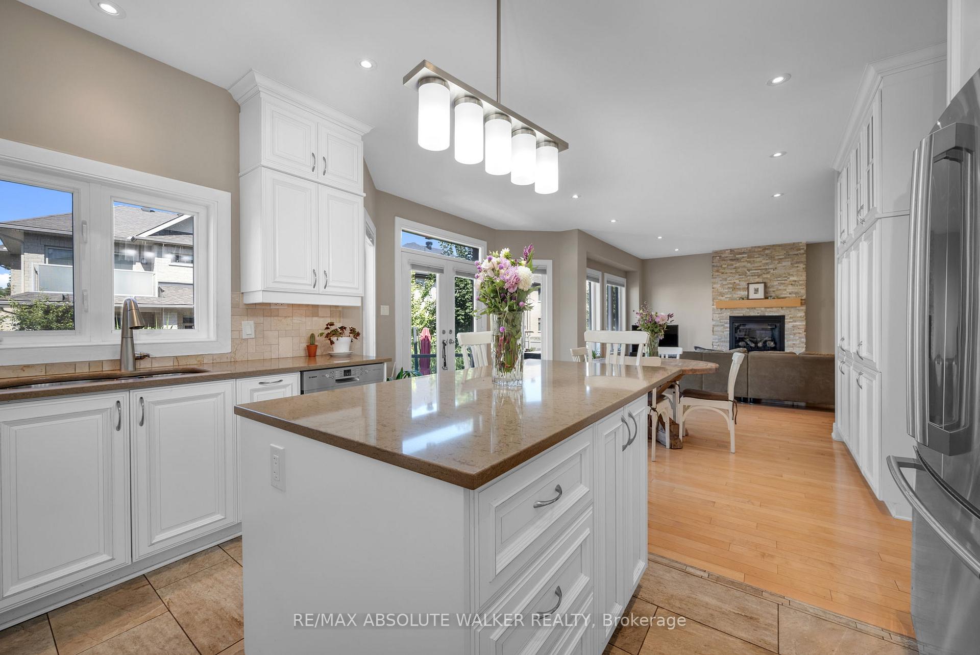 Photo 11 of 241 Madhu Crescent, Ottawa, Mooneys Bay — HOMEH