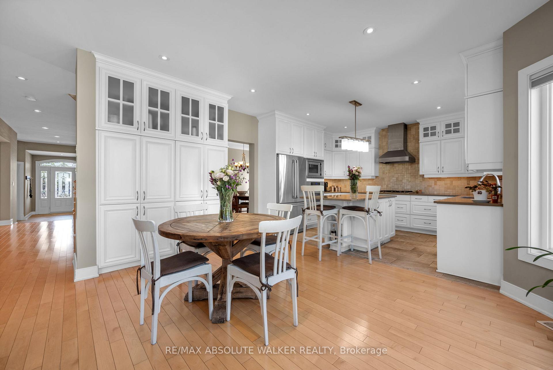 Photo 13 of 241 Madhu Crescent, Ottawa, Mooneys Bay — HOMEH