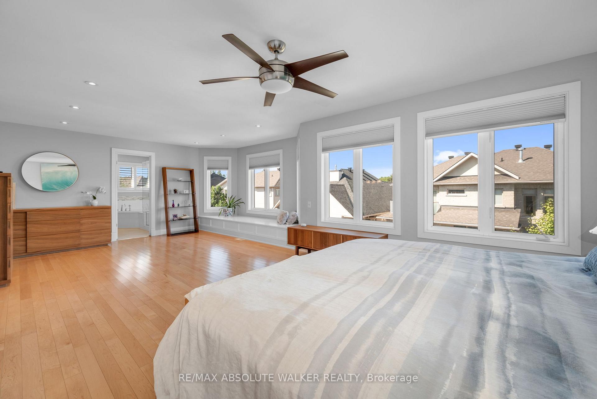 Photo 21 of 241 Madhu Crescent, Ottawa, Mooneys Bay — HOMEH