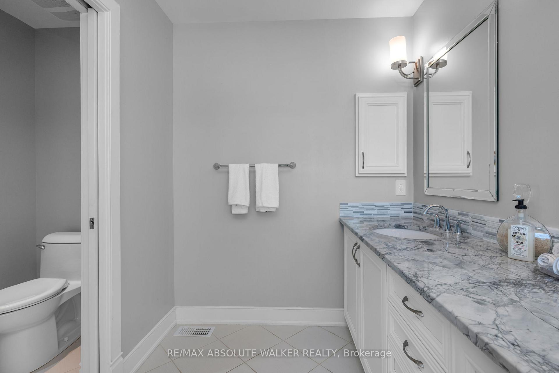 Photo 25 of 241 Madhu Crescent, Ottawa, Mooneys Bay — HOMEH