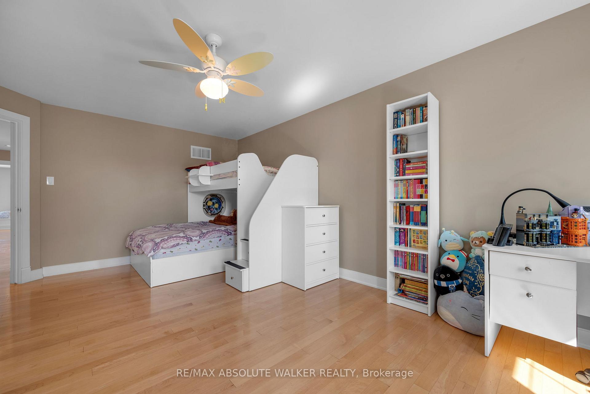 Photo 27 of 241 Madhu Crescent, Ottawa, Mooneys Bay — HOMEH