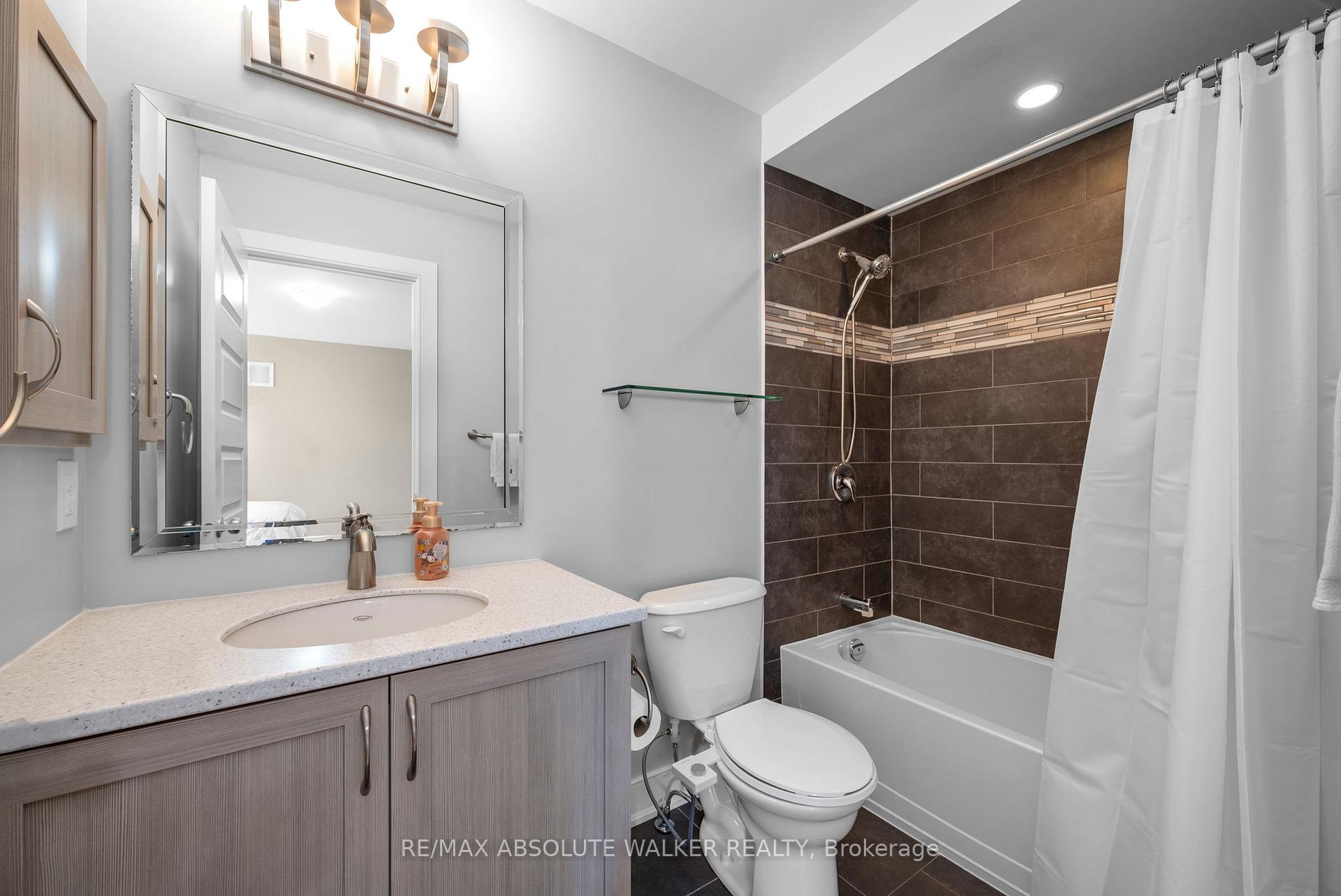 Photo 34 of 241 Madhu Crescent, Ottawa, Mooneys Bay — HOMEH