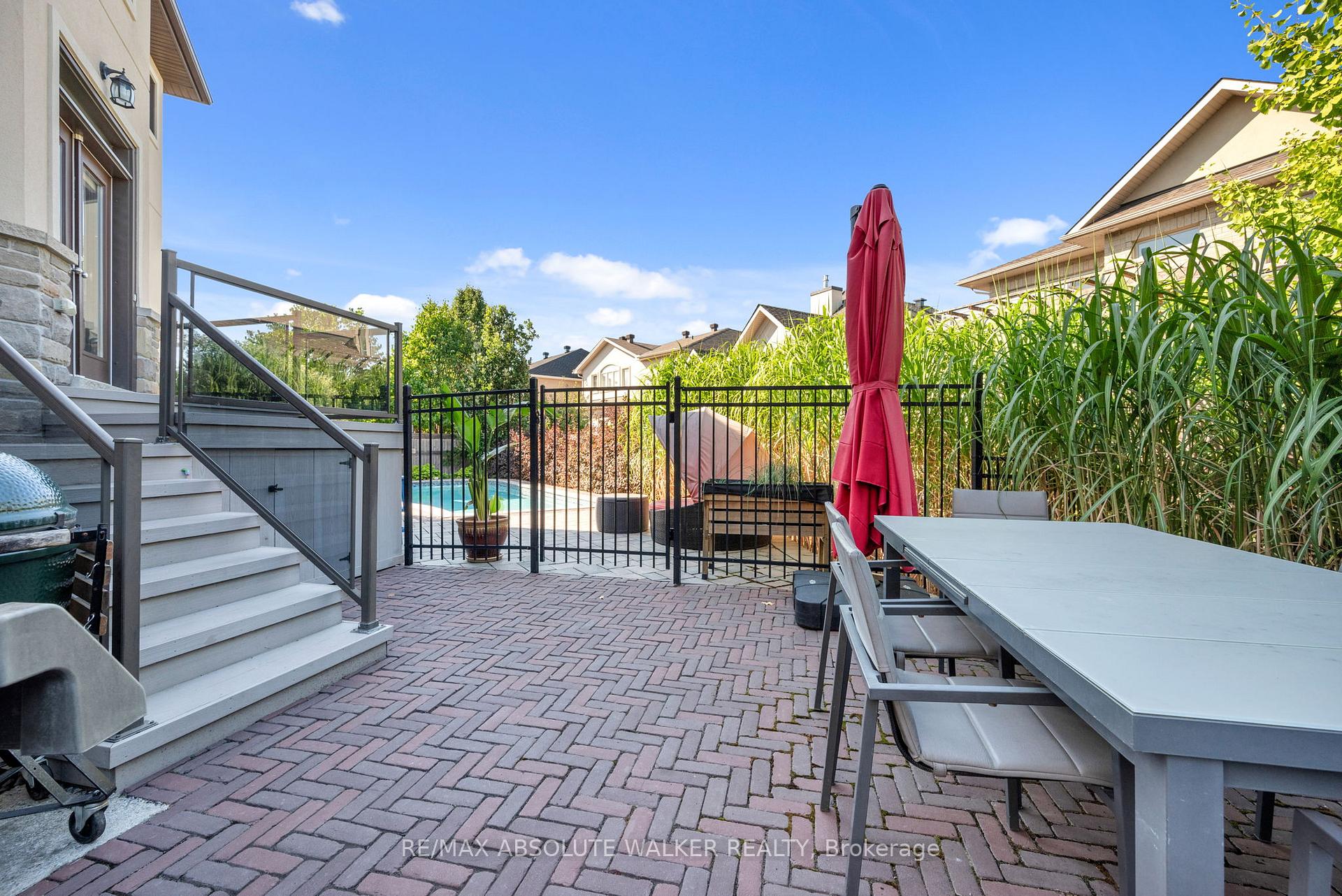 Photo 43 of 241 Madhu Crescent, Ottawa, Mooneys Bay — HOMEH