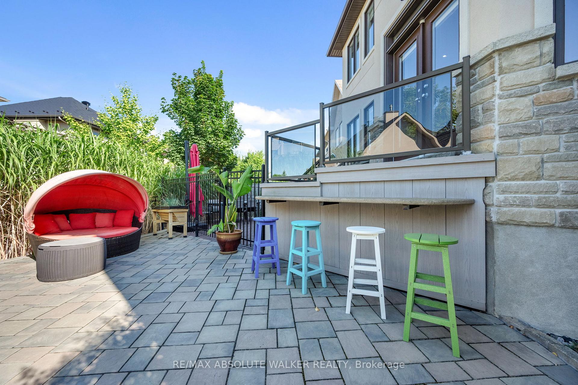 Photo 44 of 241 Madhu Crescent, Ottawa, Mooneys Bay — HOMEH