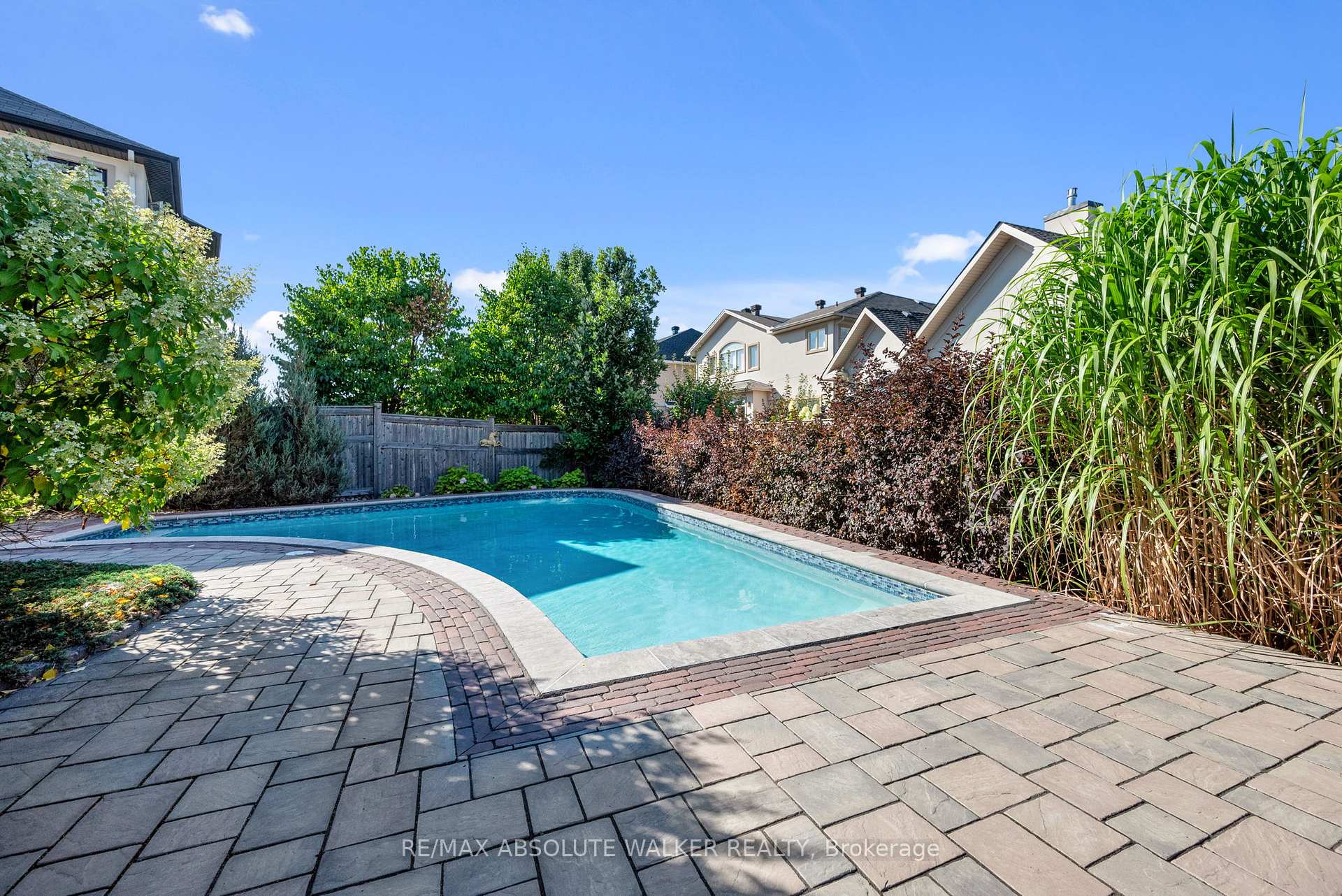 Photo 45 of 241 Madhu Crescent, Ottawa, Mooneys Bay — HOMEH