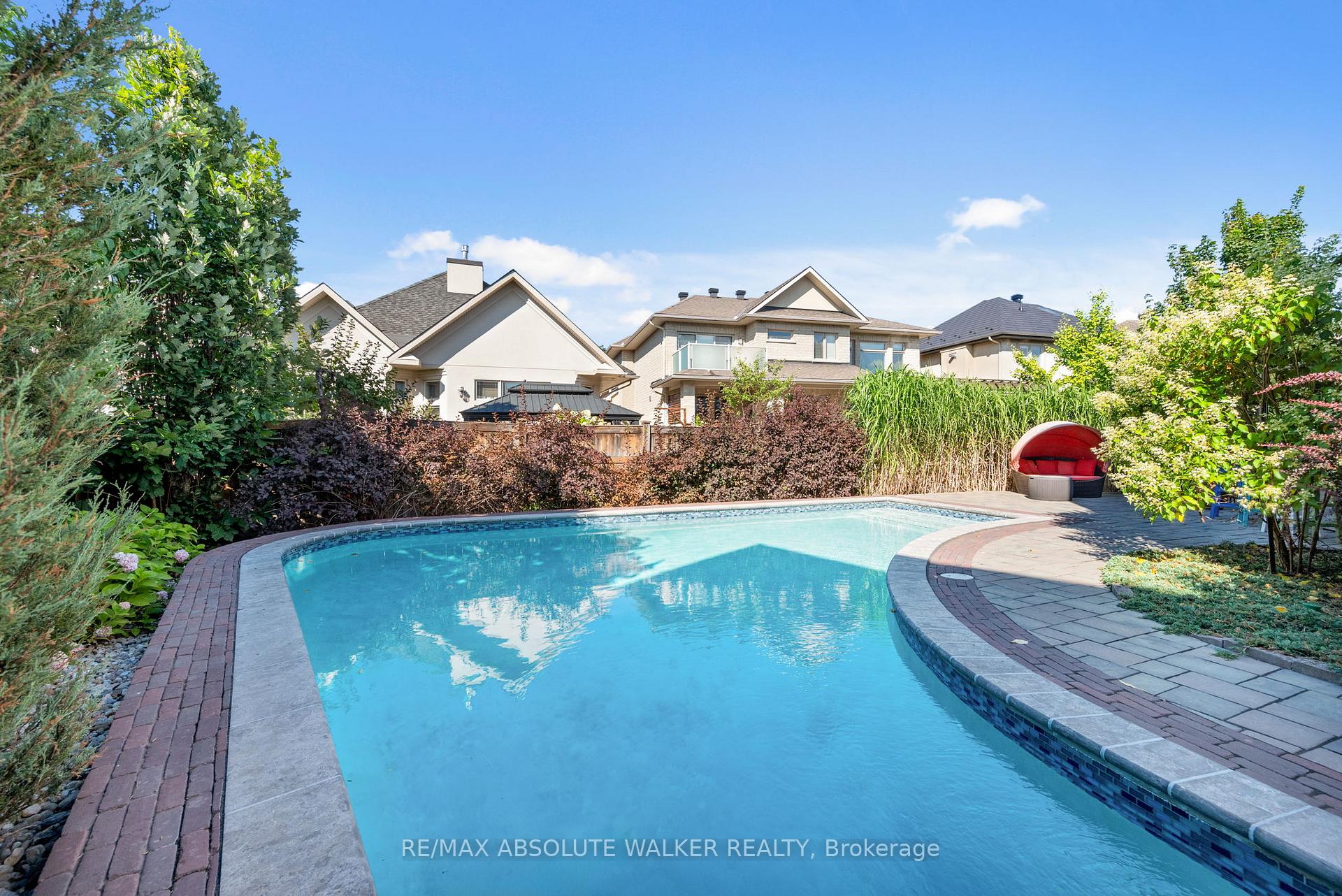 Photo 46 of 241 Madhu Crescent, Ottawa, Mooneys Bay — HOMEH