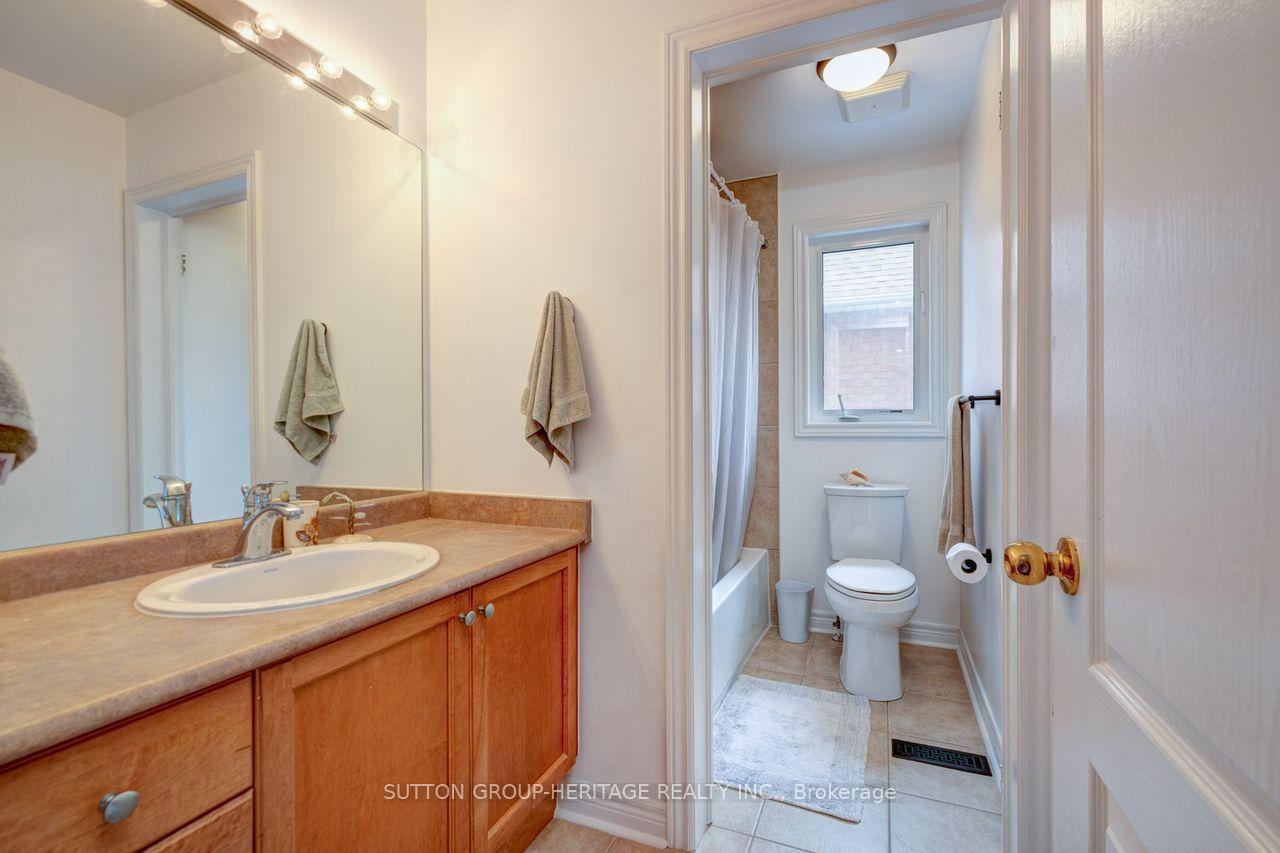 Photo 14 of 123 Oakborough Drive, Markham, Box Grove — HOMEH