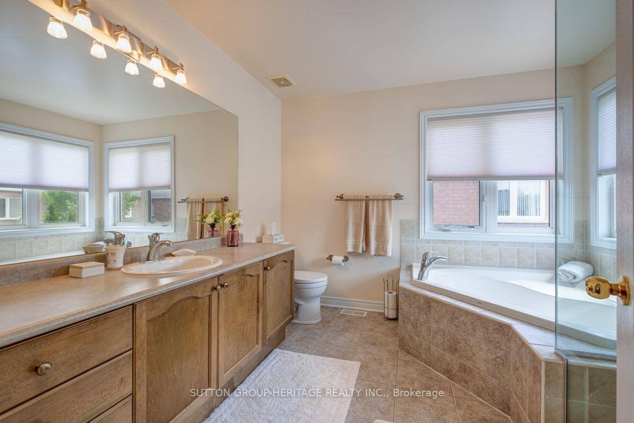 Photo 17 of 123 Oakborough Drive, Markham, Box Grove — HOMEH