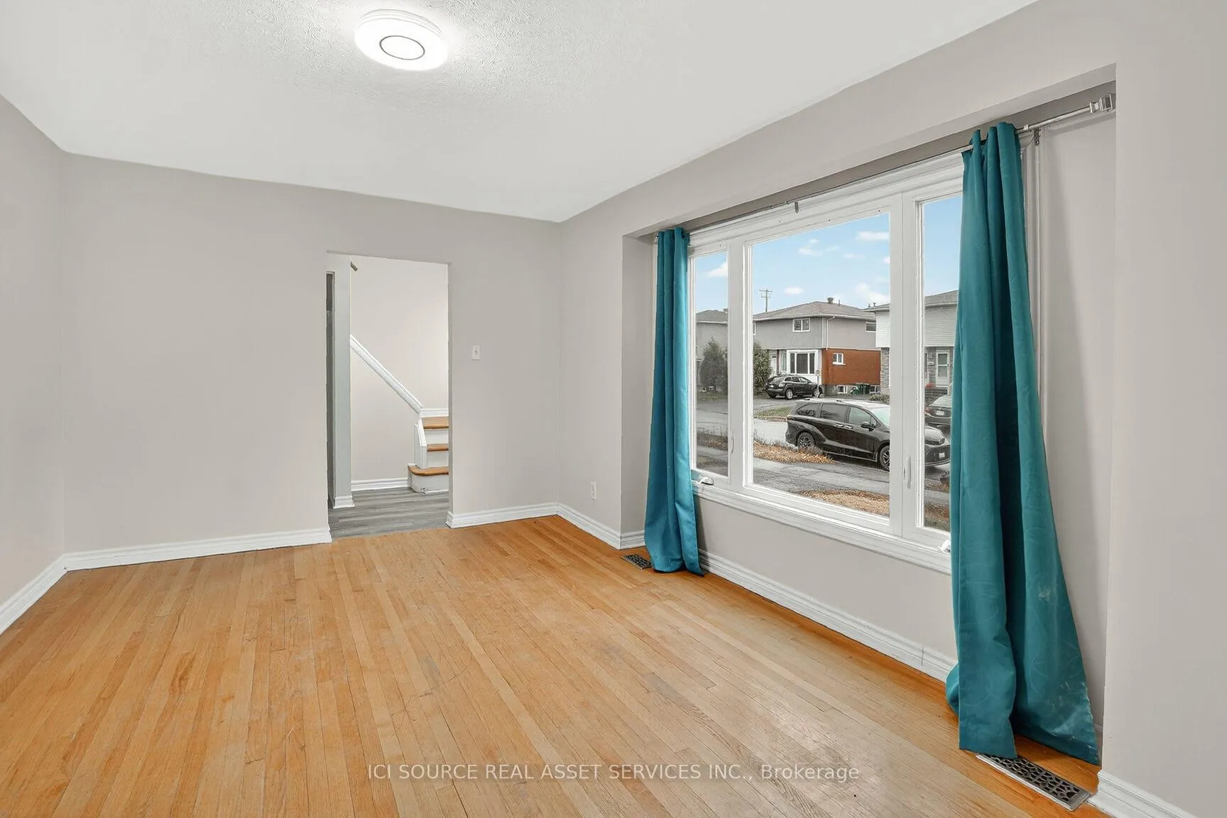 Photo 5 of 1393 Claymor Avenue, Ottawa, Carleton Square — HOMEH