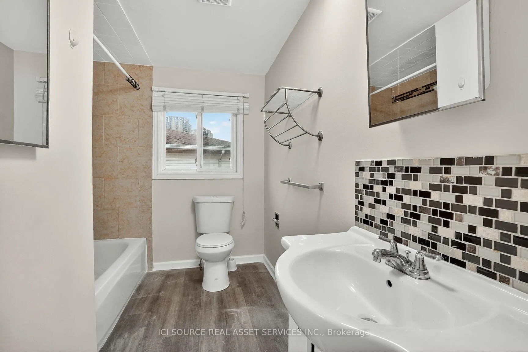 Photo 15 of 1393 Claymor Avenue, Ottawa, Carleton Square — HOMEH