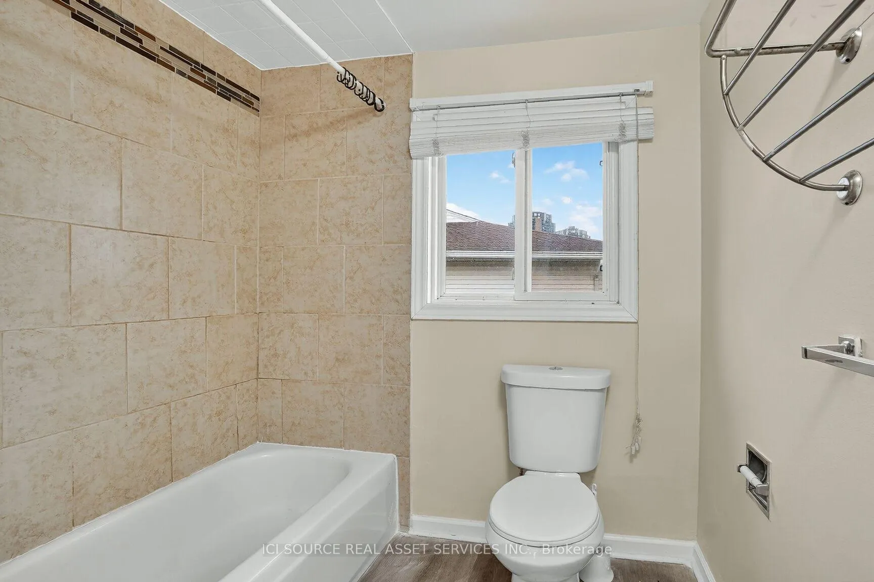 Photo 16 of 1393 Claymor Avenue, Ottawa, Carleton Square — HOMEH