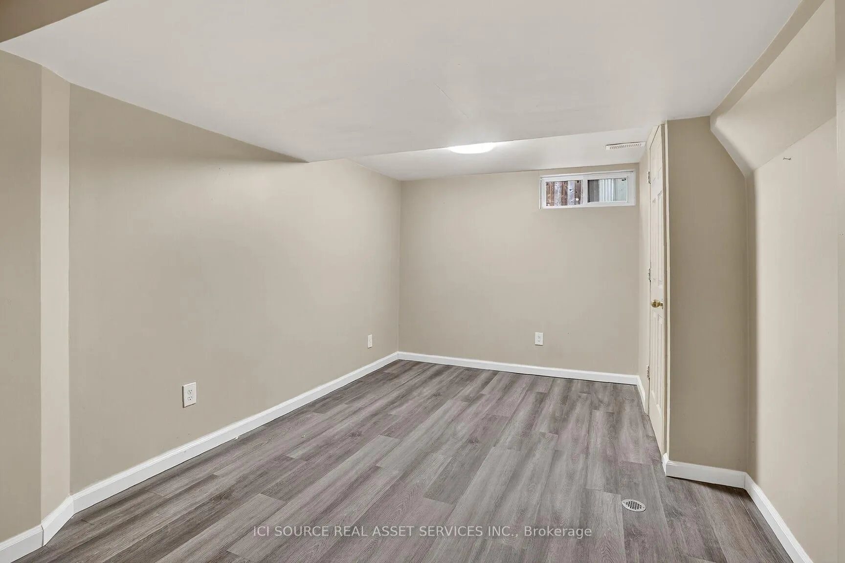 Photo 18 of 1393 Claymor Avenue, Ottawa, Carleton Square — HOMEH