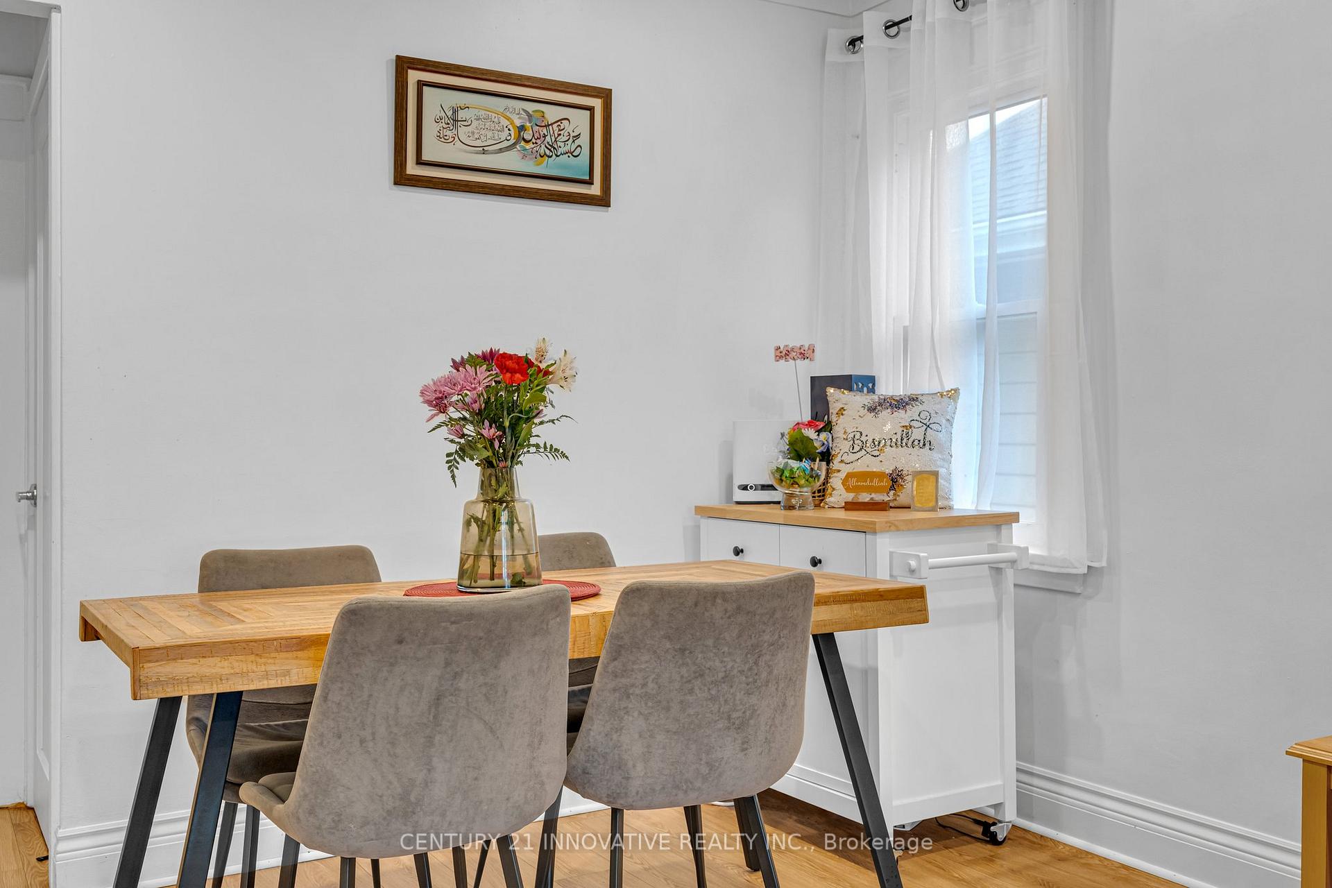Photo 4 of 39 Delena Avenue N, Hamilton, McQuesten — HOMEH