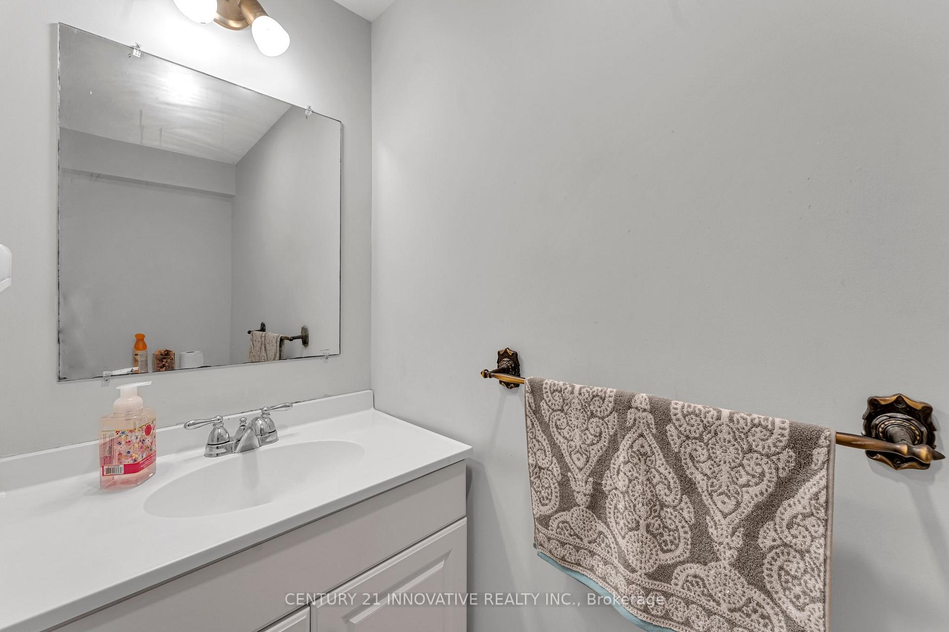 Photo 17 of 39 Delena Avenue N, Hamilton, McQuesten — HOMEH