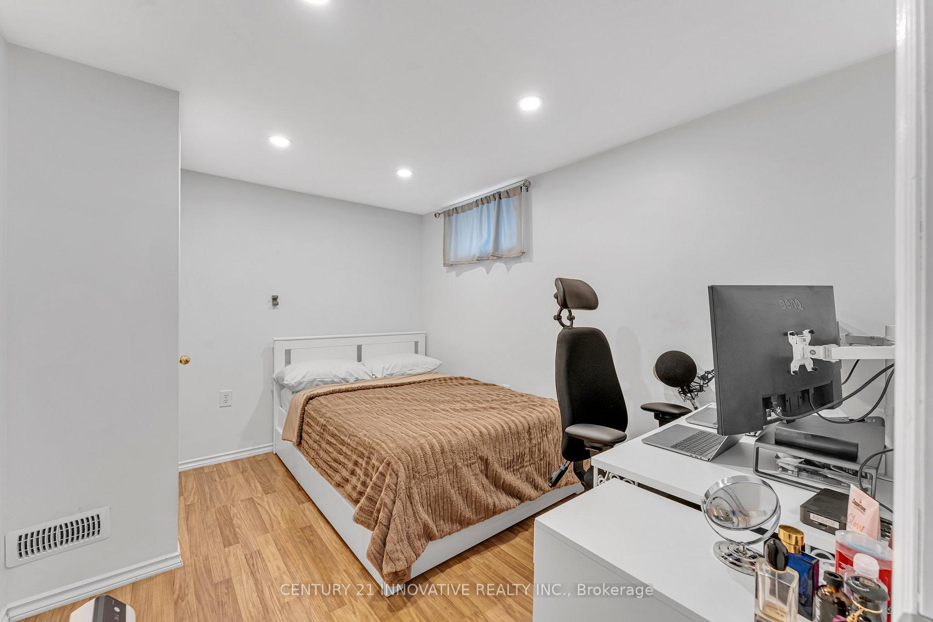 Photo 20 of 39 Delena Avenue N, Hamilton, McQuesten — HOMEH