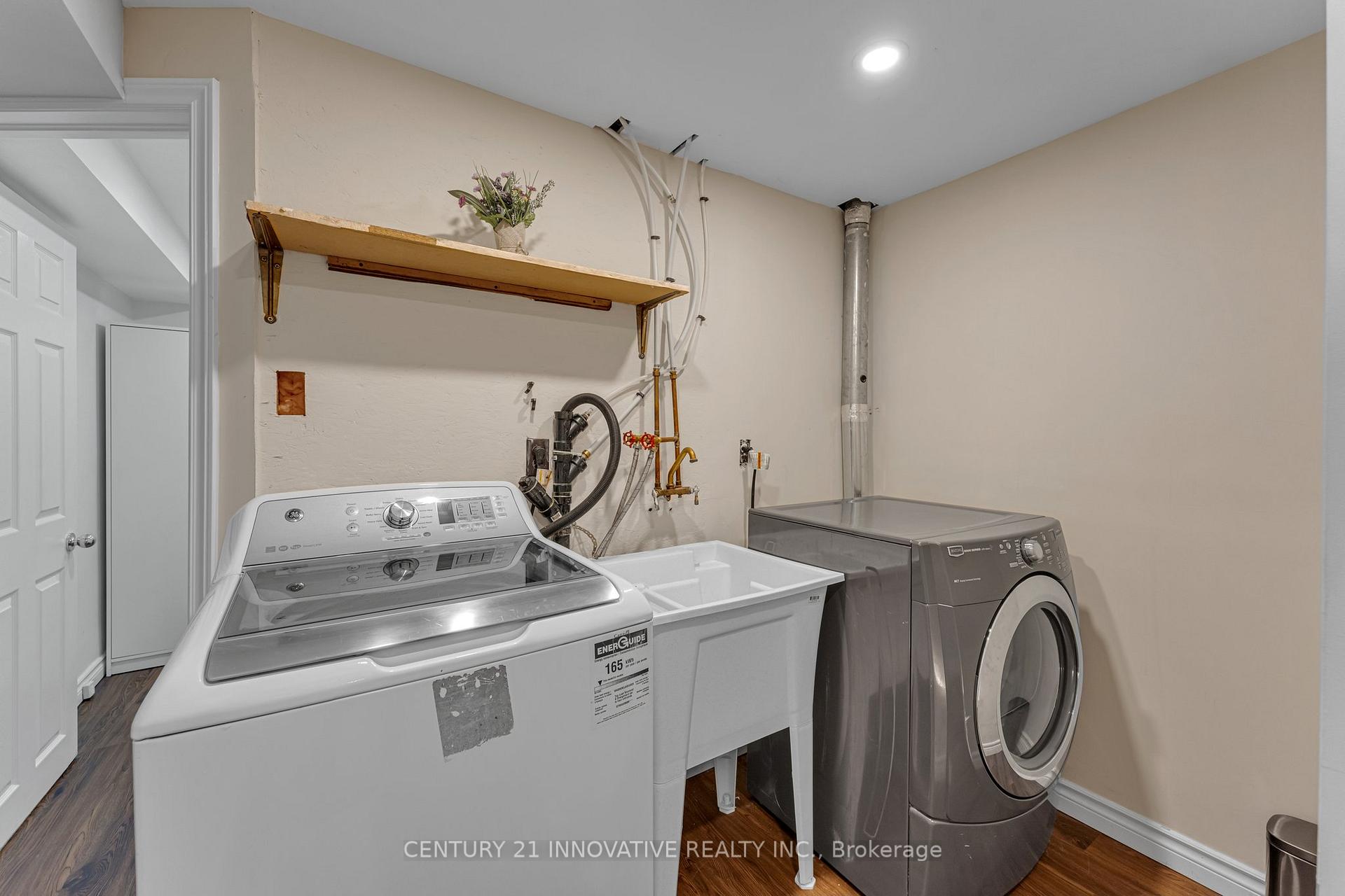 Photo 24 of 39 Delena Avenue N, Hamilton, McQuesten — HOMEH