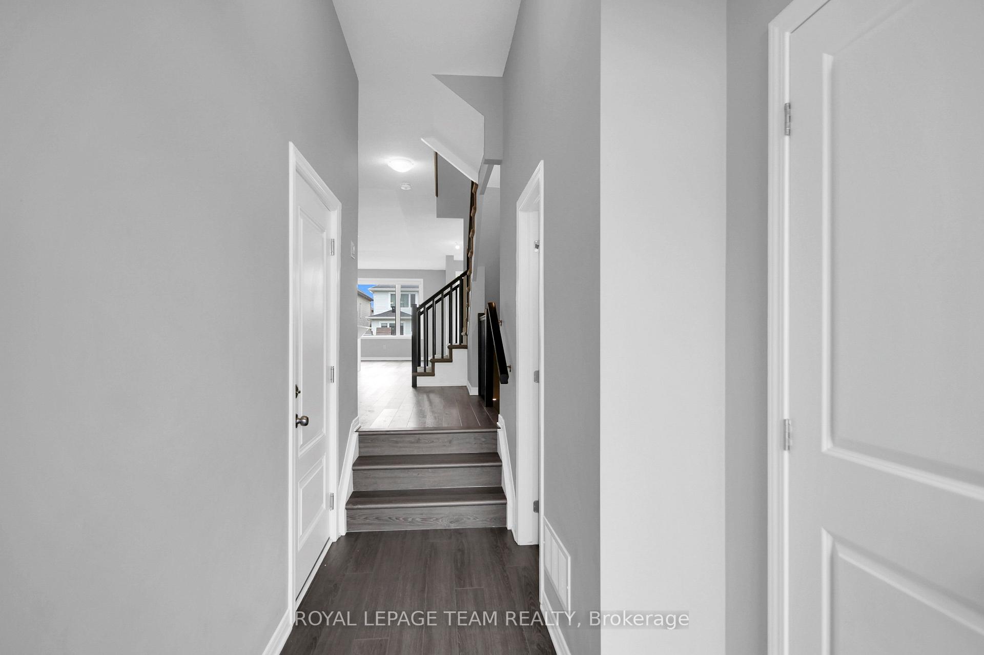 Photo 5 of 343 Cope Drive, Ottawa, Kanata - Emerald Meadows/Trailwest — HOMEH