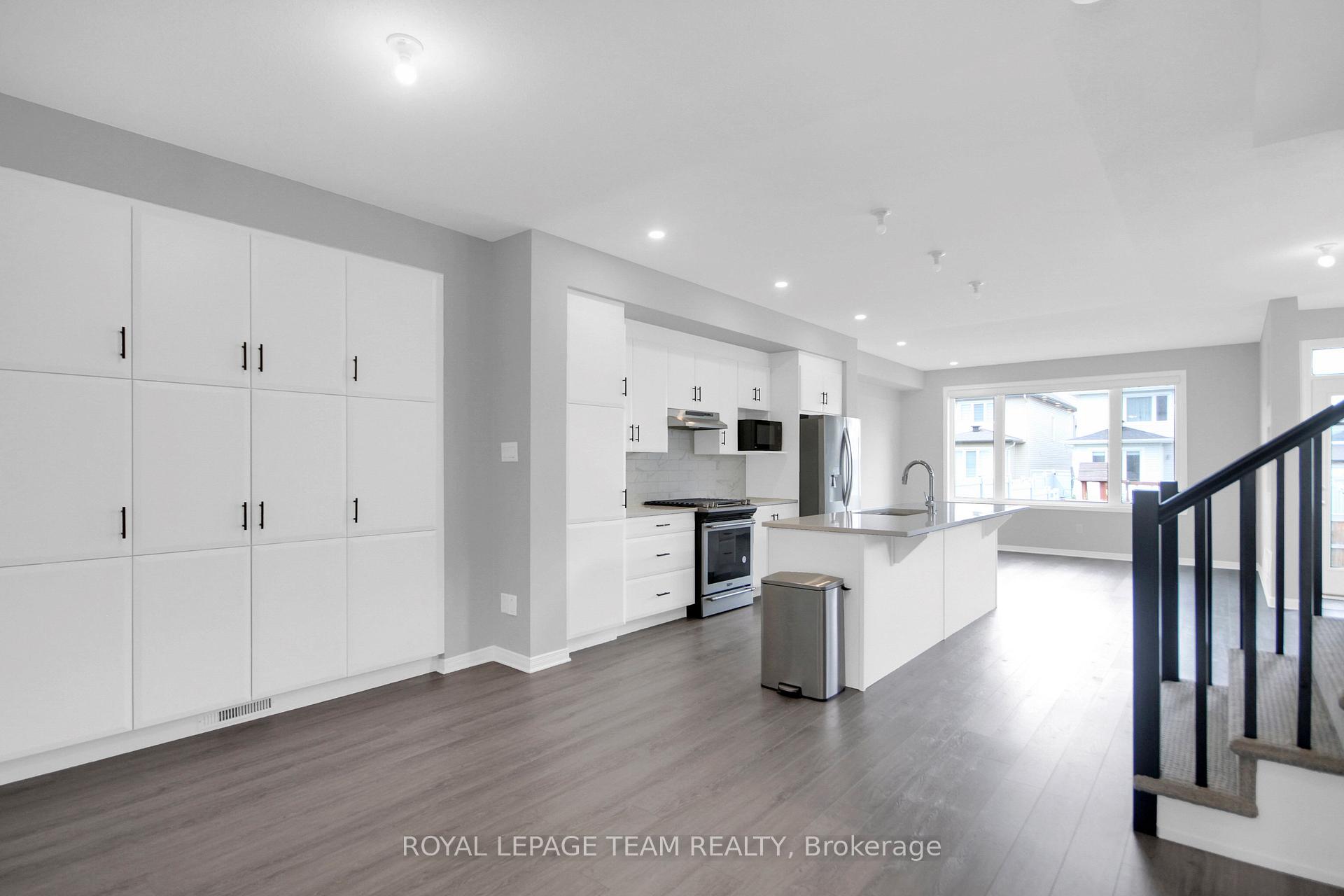 Photo 9 of 343 Cope Drive, Ottawa, Kanata - Emerald Meadows/Trailwest — HOMEH