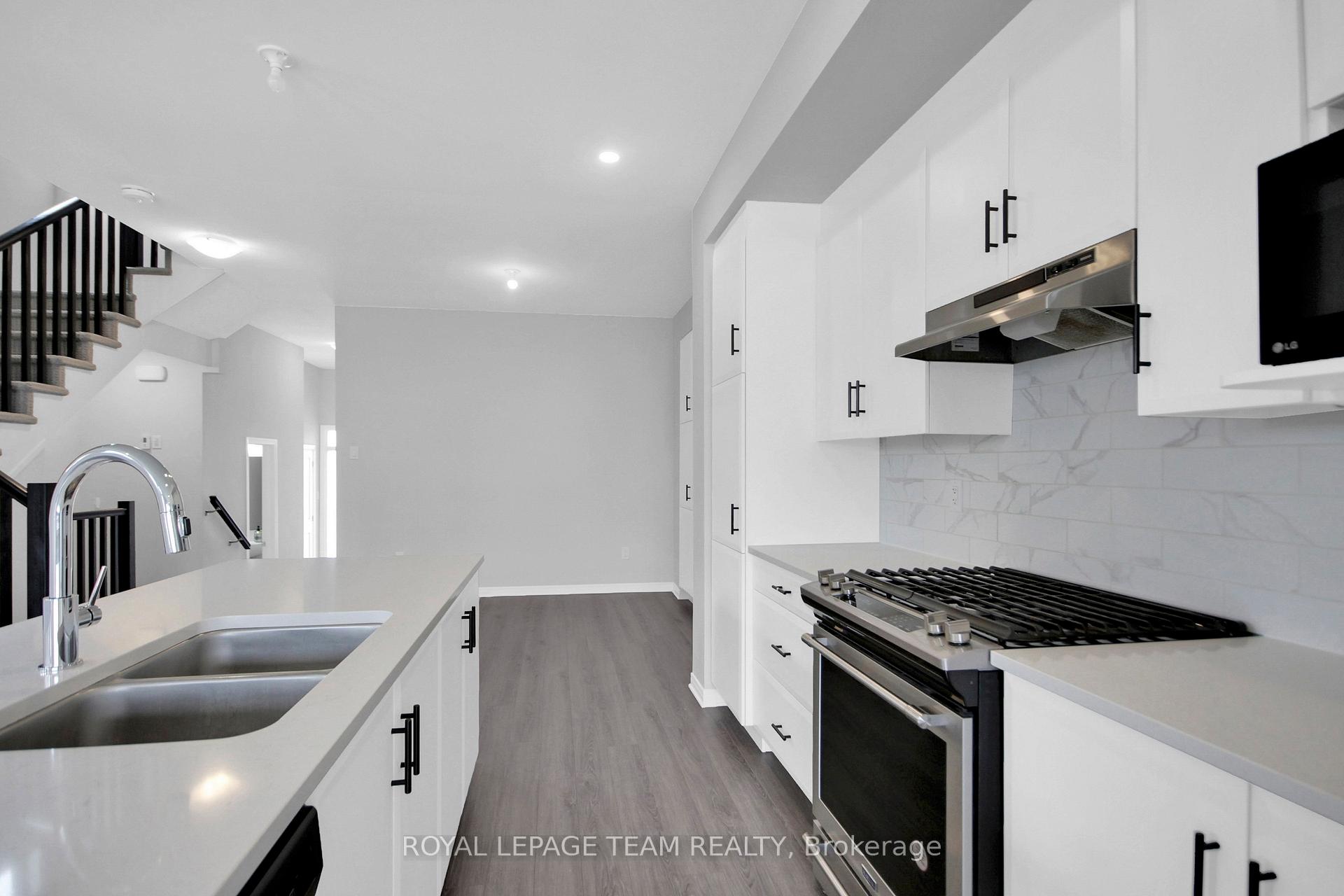 Photo 12 of 343 Cope Drive, Ottawa, Kanata - Emerald Meadows/Trailwest — HOMEH
