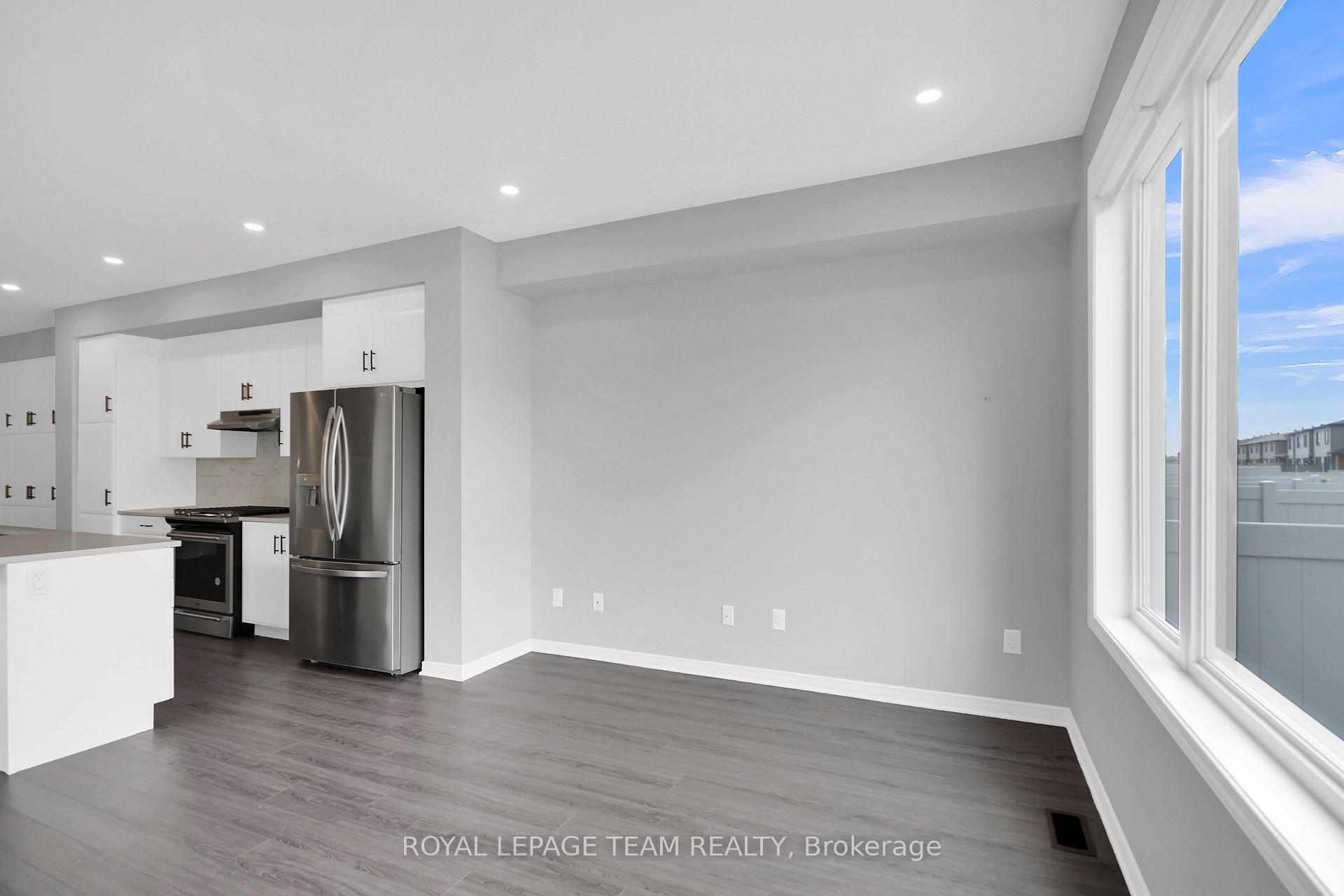 Photo 18 of 343 Cope Drive, Ottawa, Kanata - Emerald Meadows/Trailwest — HOMEH