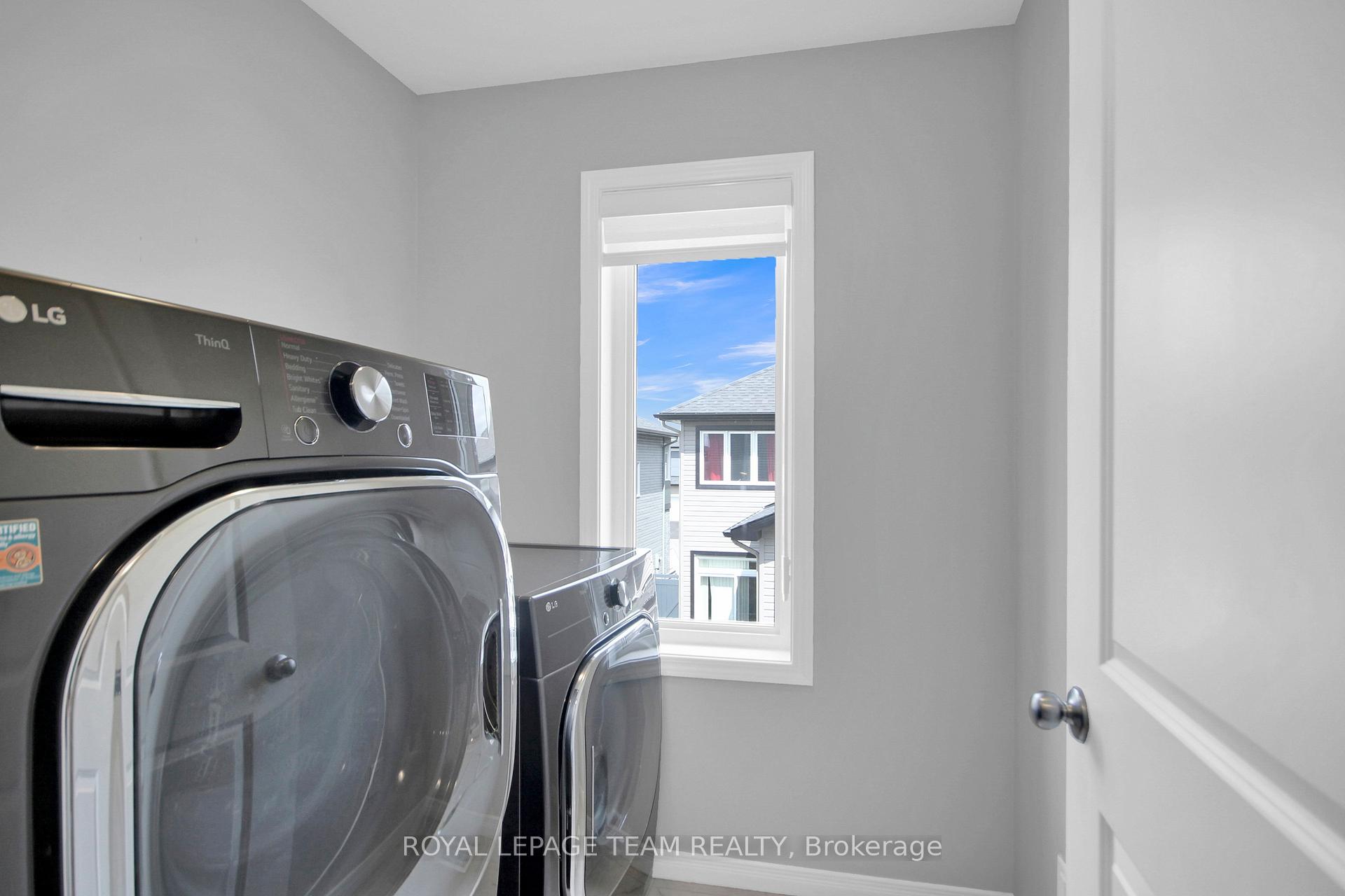 Photo 36 of 343 Cope Drive, Ottawa, Kanata - Emerald Meadows/Trailwest — HOMEH