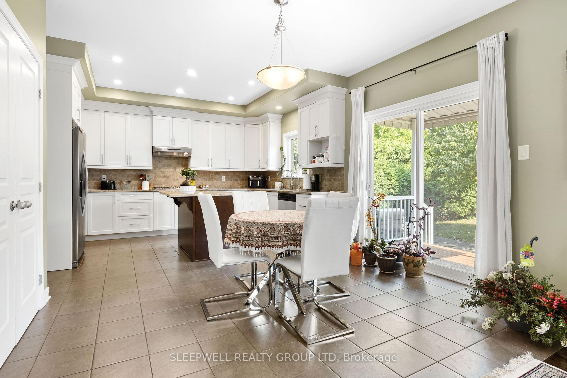 Photo 10 of 974 Falaise Road, Ottawa, Carleton Heights — HOMEH