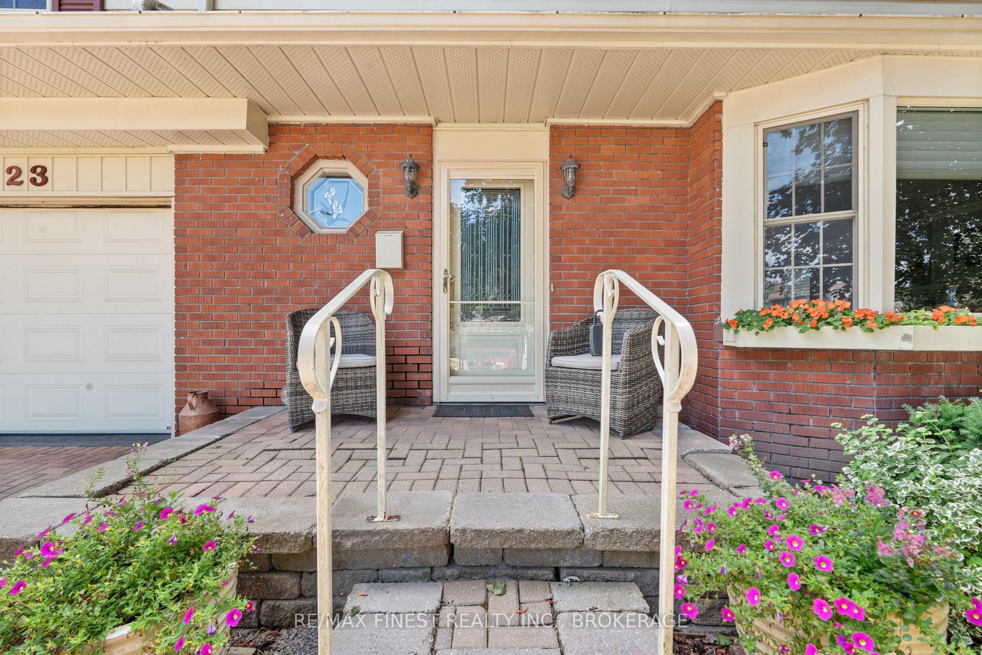 Photo 3 of 23 Stormont Avenue, Kingston, West of Sir John A. Blvd — HOMEH