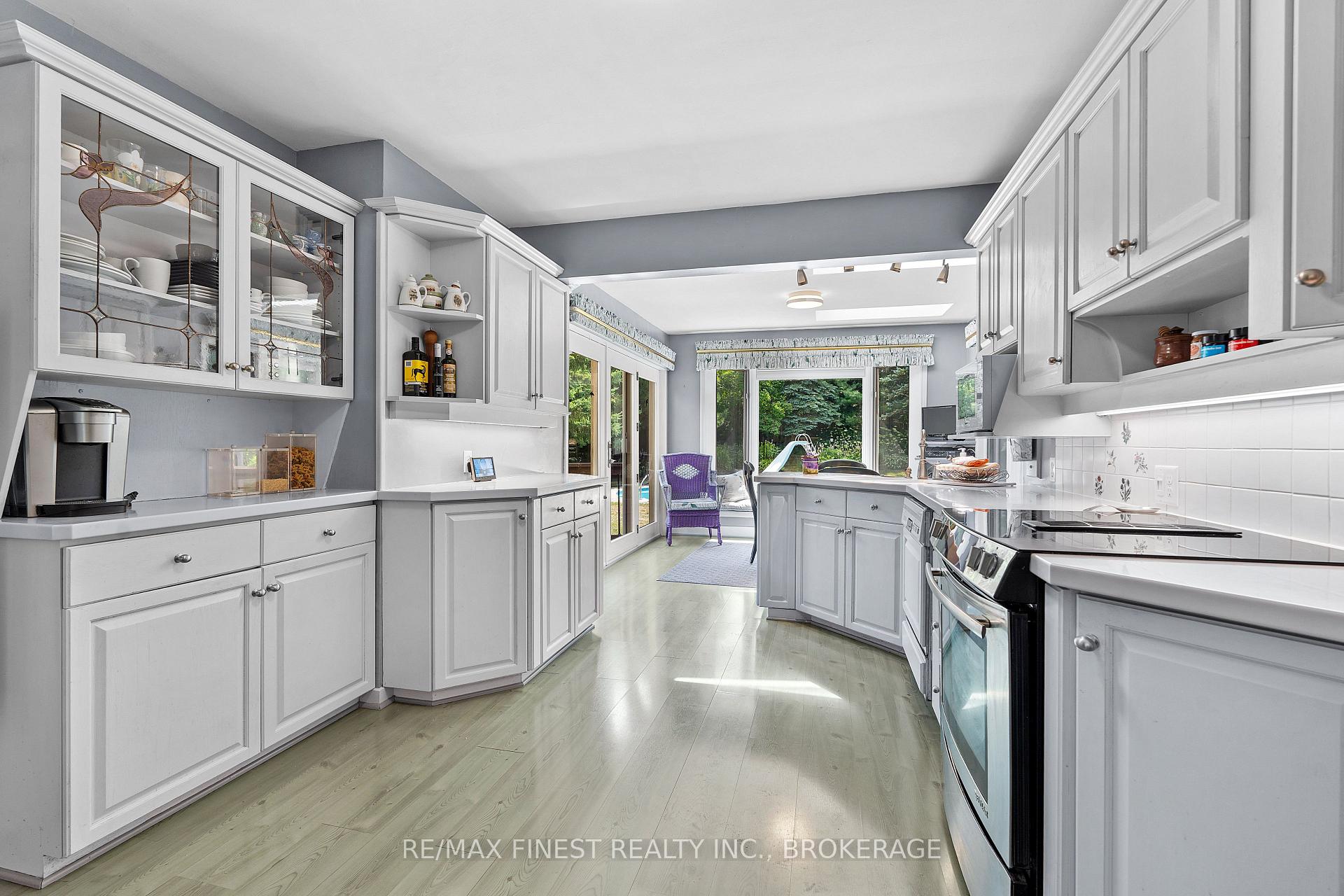Photo 11 of 23 Stormont Avenue, Kingston, West of Sir John A. Blvd — HOMEH