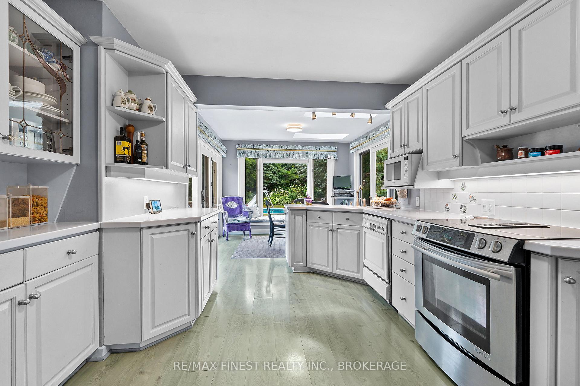 Photo 12 of 23 Stormont Avenue, Kingston, West of Sir John A. Blvd — HOMEH