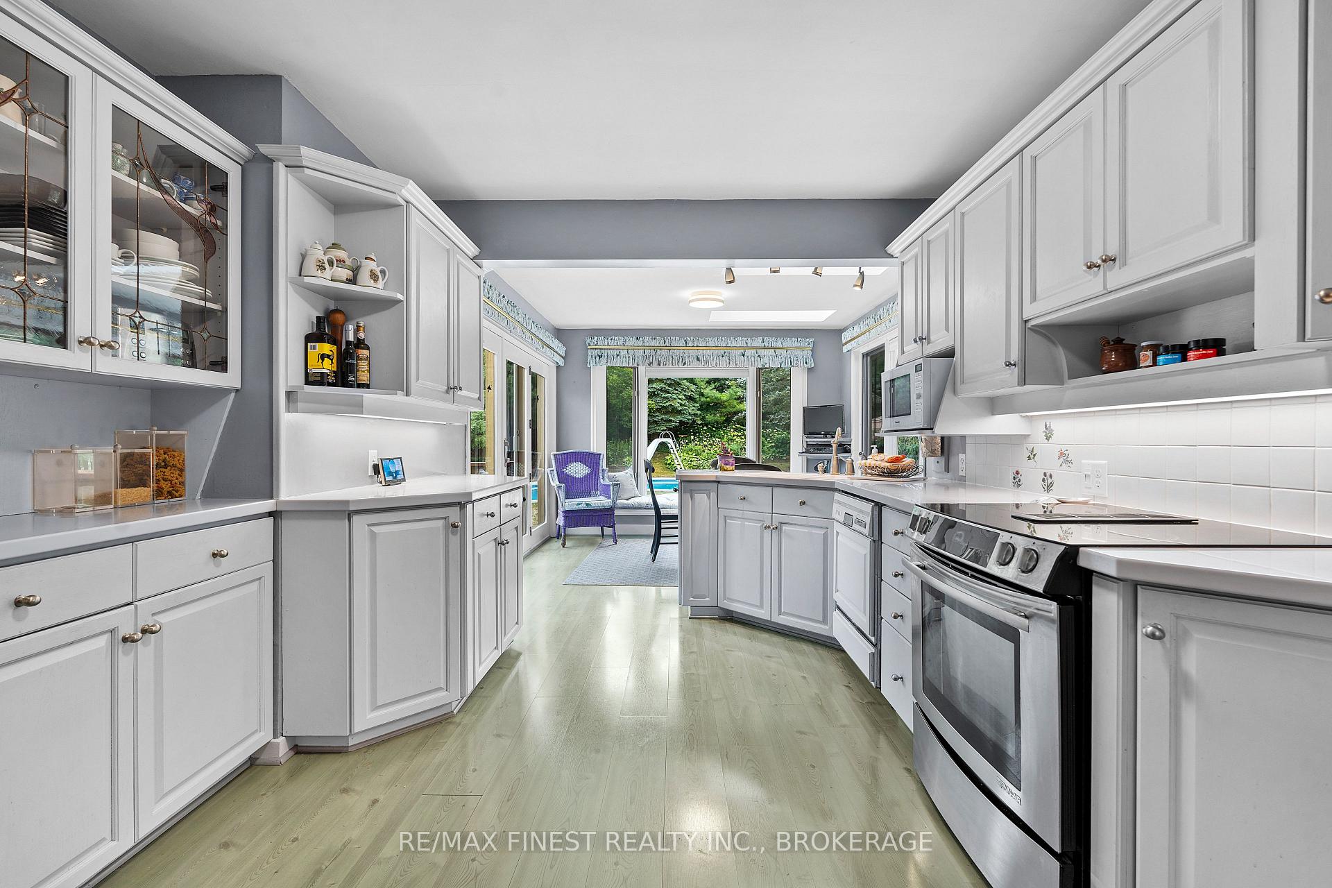 Photo 13 of 23 Stormont Avenue, Kingston, West of Sir John A. Blvd — HOMEH