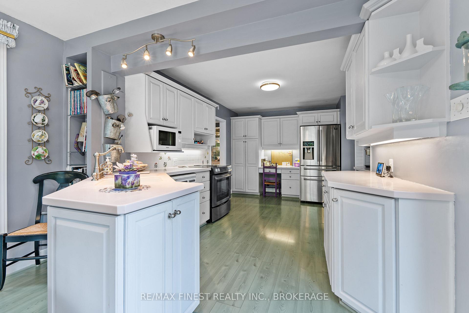 Photo 14 of 23 Stormont Avenue, Kingston, West of Sir John A. Blvd — HOMEH
