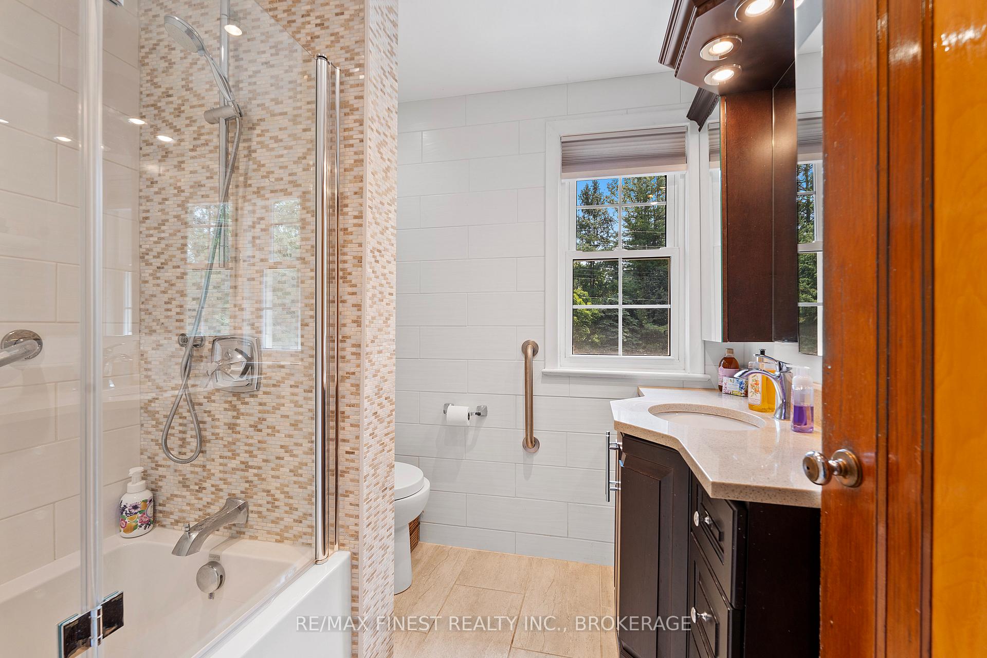 Photo 21 of 23 Stormont Avenue, Kingston, West of Sir John A. Blvd — HOMEH