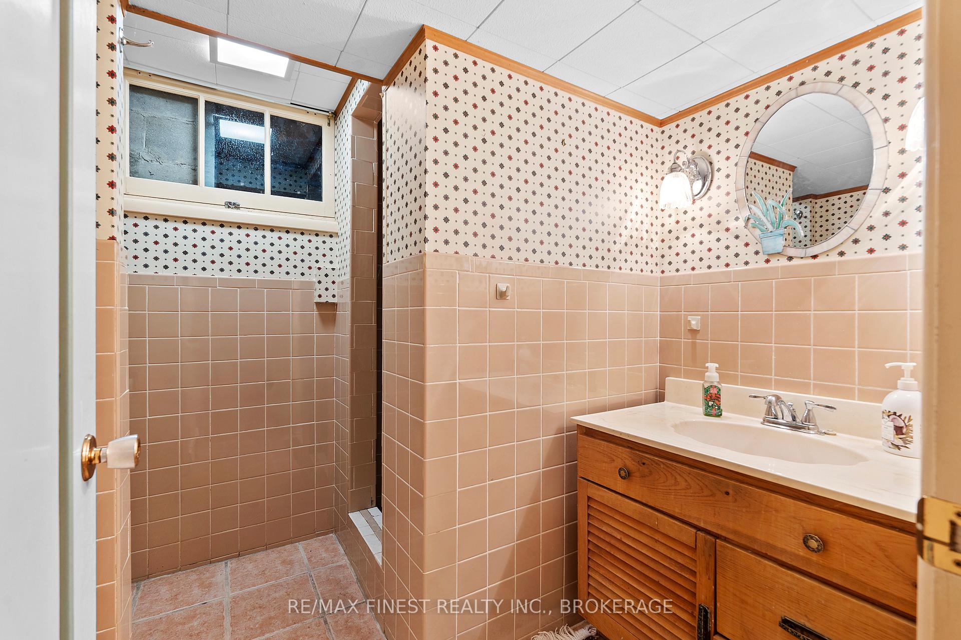 Photo 33 of 23 Stormont Avenue, Kingston, West of Sir John A. Blvd — HOMEH