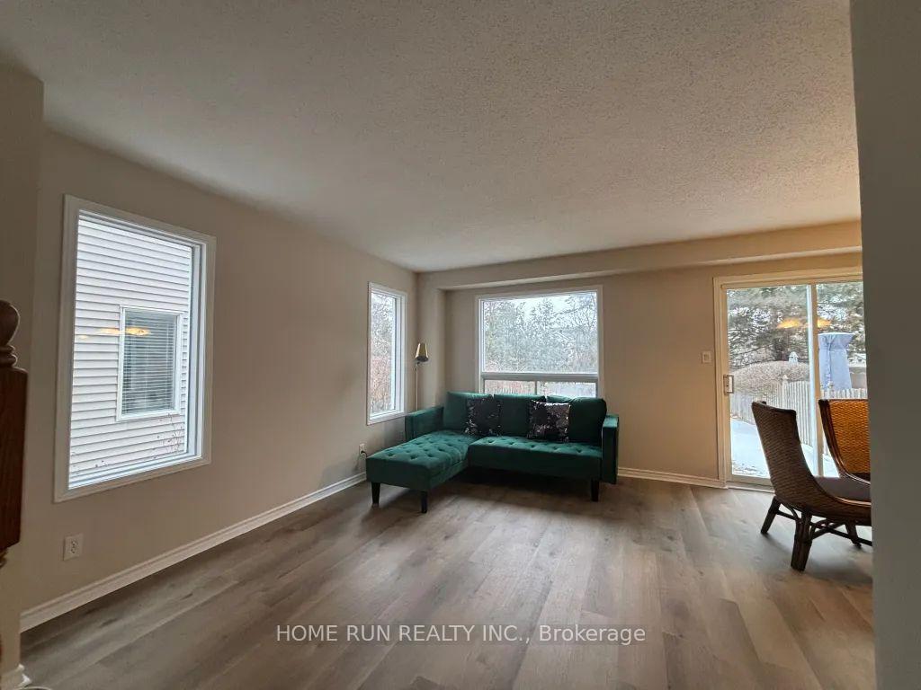 Photo 4 of 12 Blackdome Crescent, Ottawa, Kanata - Kanata Lakes/Heritage Hills — HOMEH