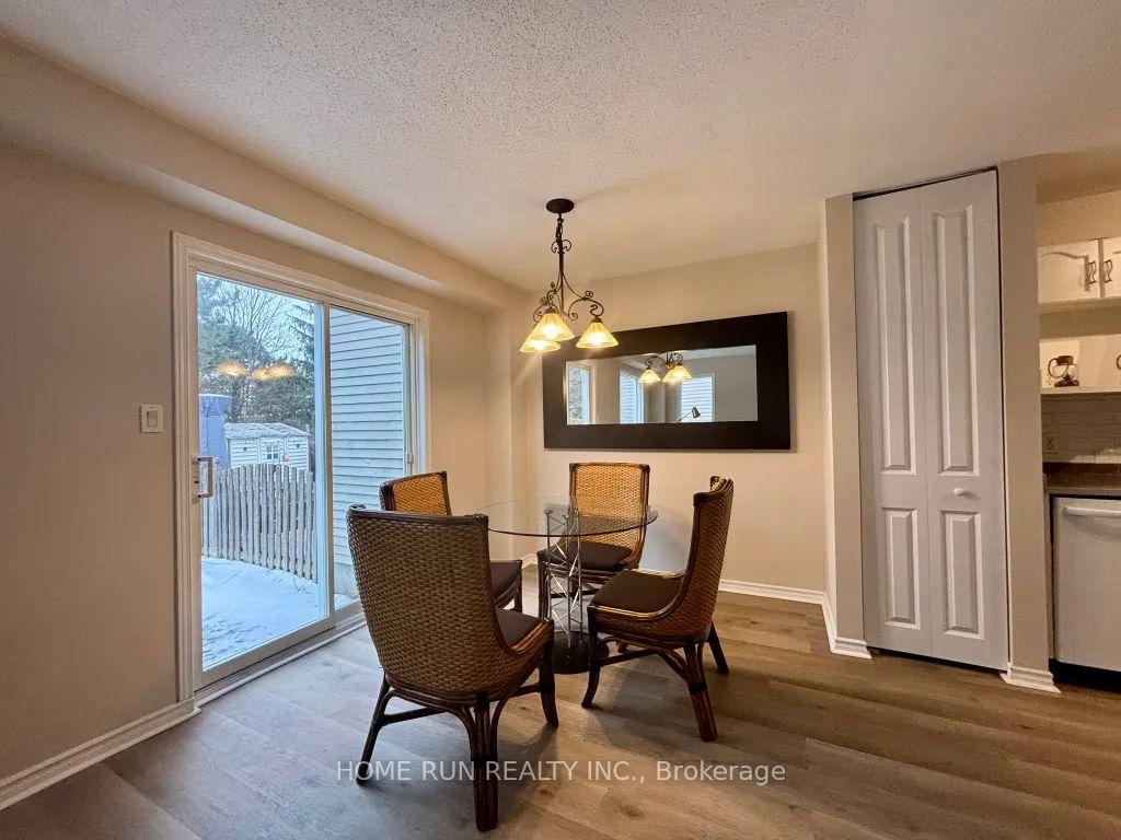 Photo 8 of 12 Blackdome Crescent, Ottawa, Kanata - Kanata Lakes/Heritage Hills — HOMEH