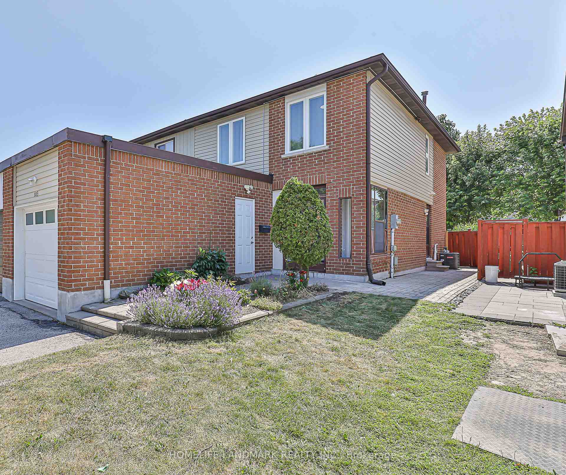 Photo 2 of 103 Fullerton Crescent, Markham, Milliken Mills West — HOMEH