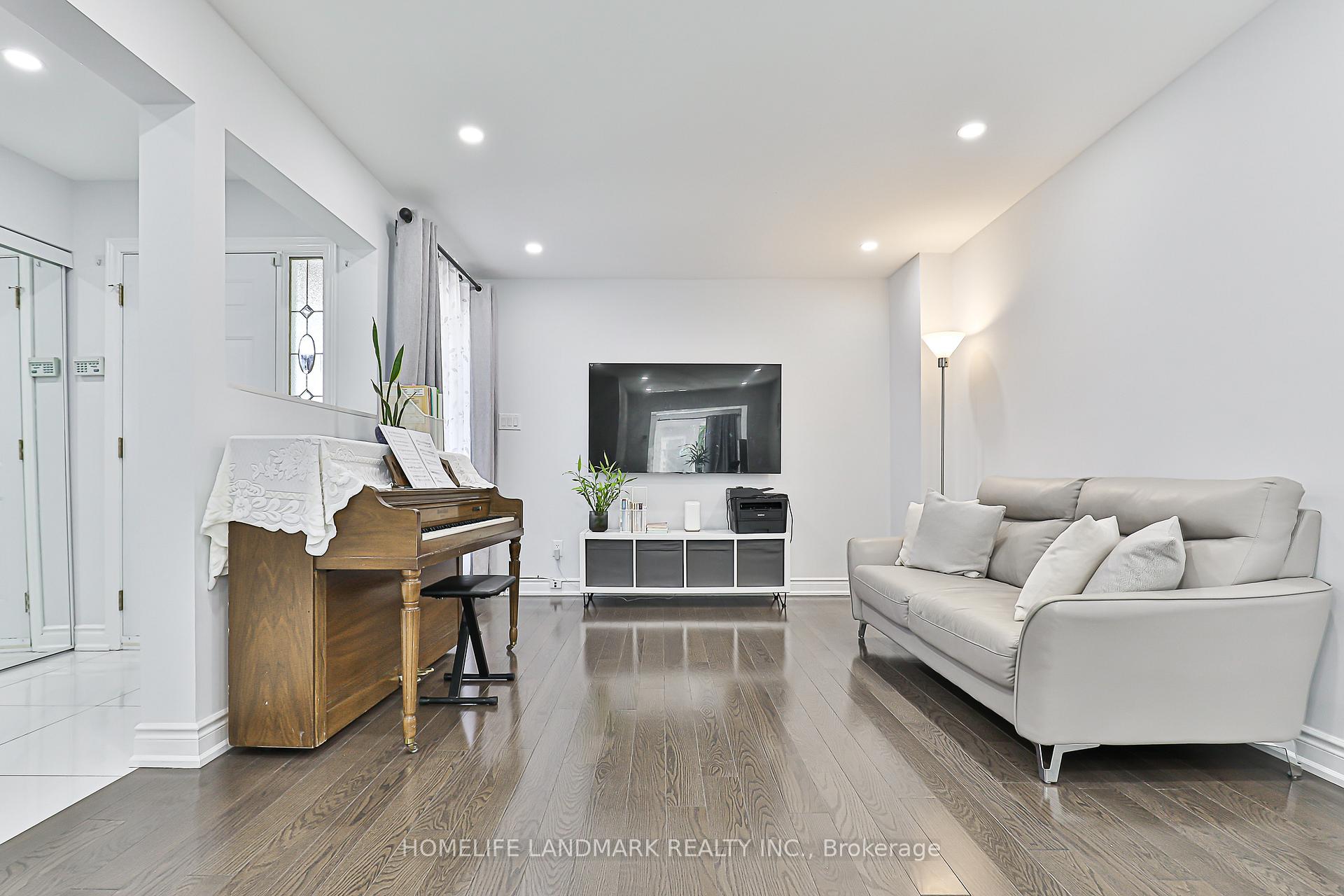 Photo 7 of 103 Fullerton Crescent, Markham, Milliken Mills West — HOMEH