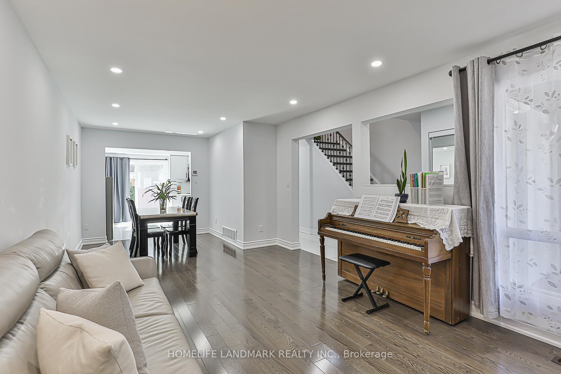 Photo 9 of 103 Fullerton Crescent, Markham, Milliken Mills West — HOMEH