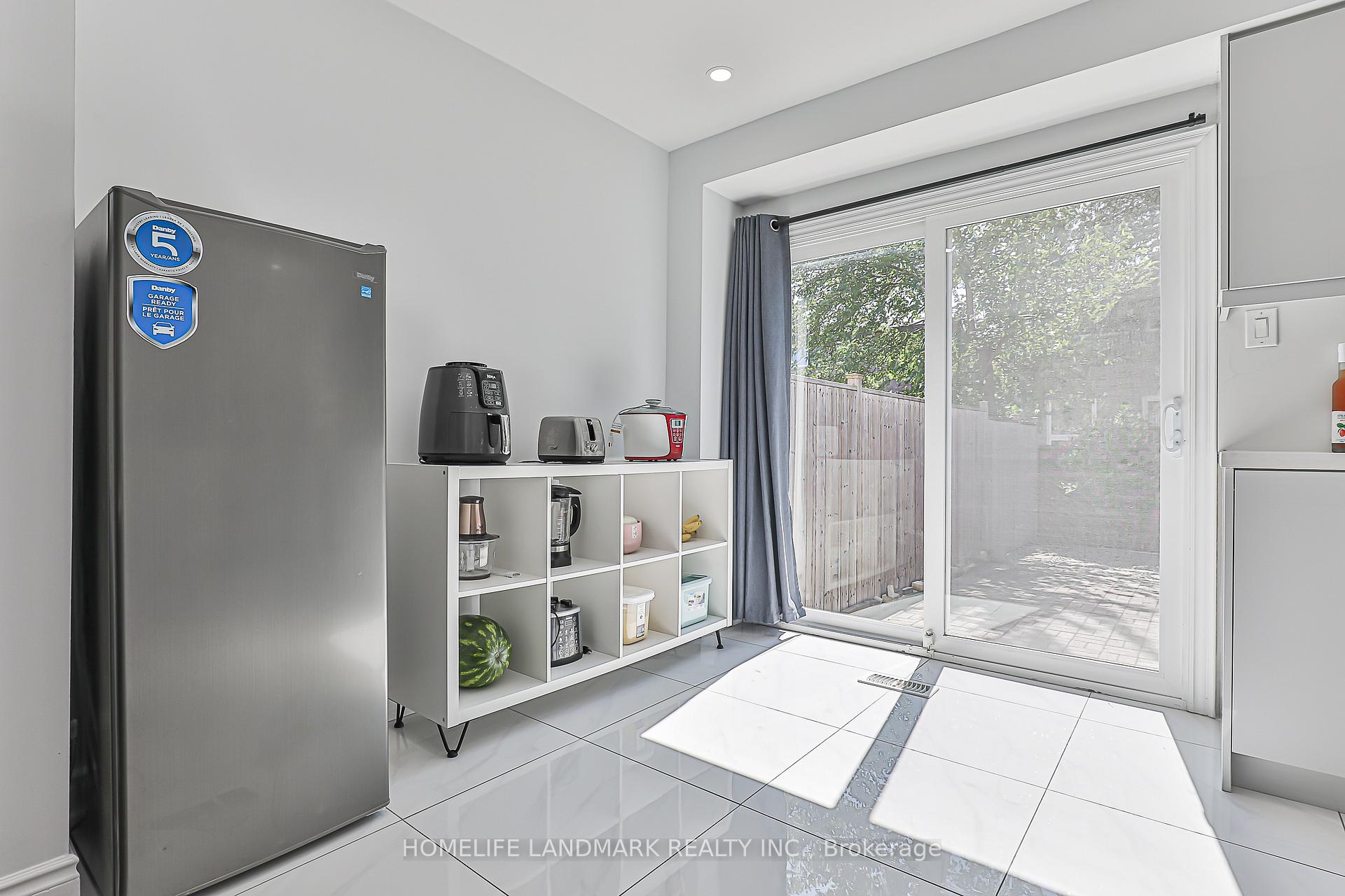 Photo 14 of 103 Fullerton Crescent, Markham, Milliken Mills West — HOMEH