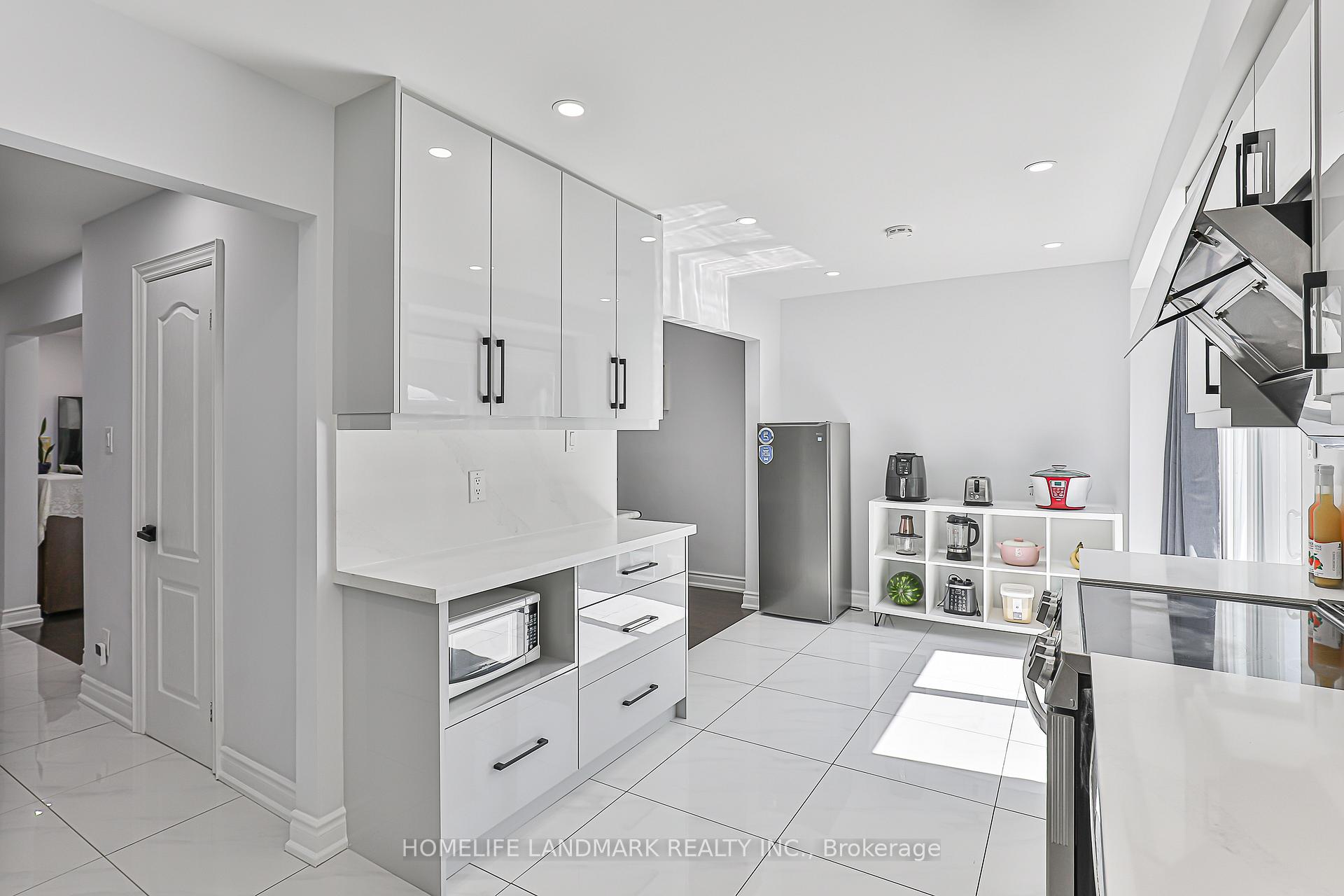 Photo 17 of 103 Fullerton Crescent, Markham, Milliken Mills West — HOMEH