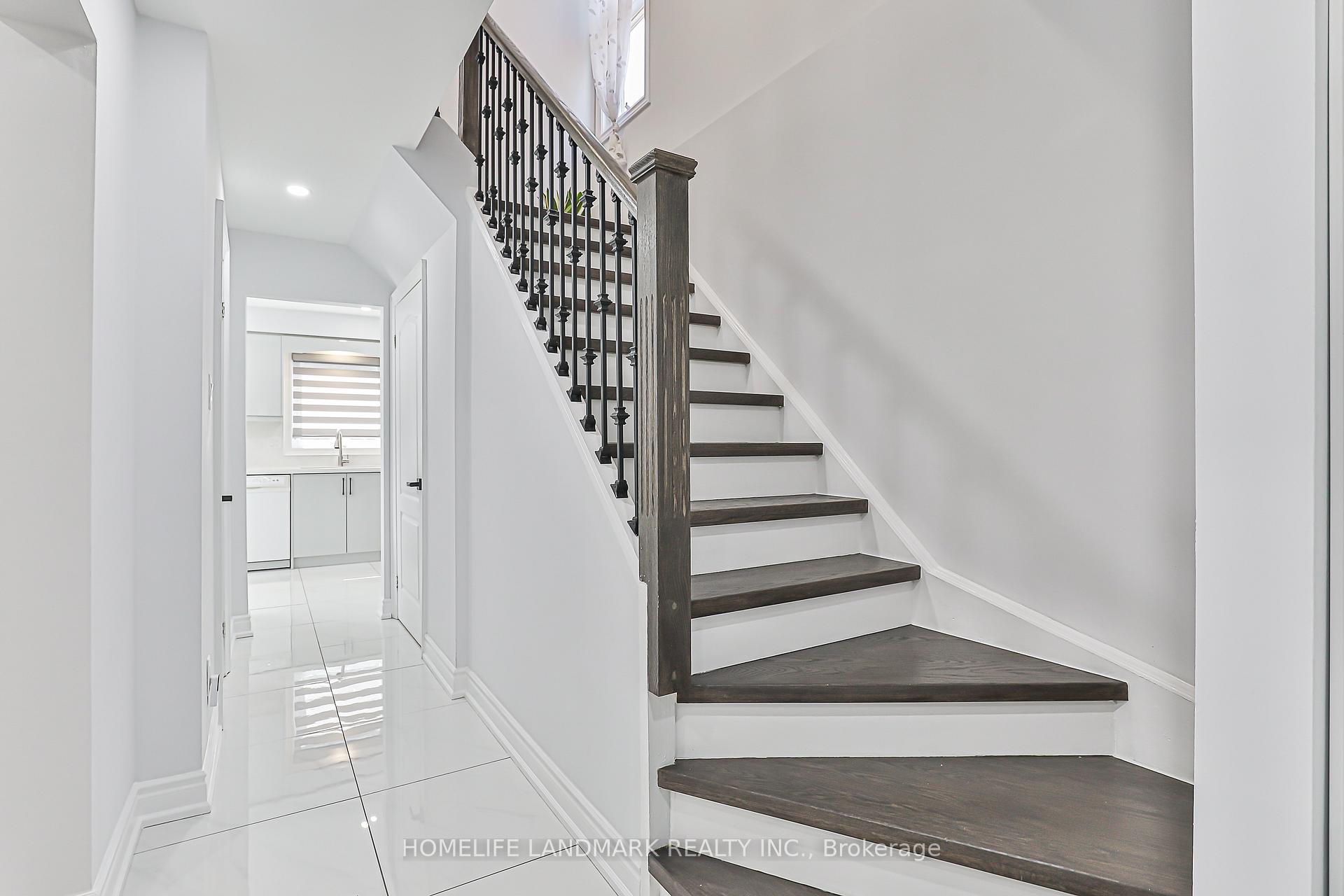 Photo 22 of 103 Fullerton Crescent, Markham, Milliken Mills West — HOMEH